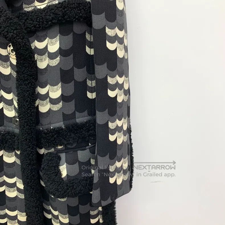 Prada Prada Black geometric pattern printed wool lapel double-br Size XS / US 0-2 / IT 36-38 - 4 Thumbnail