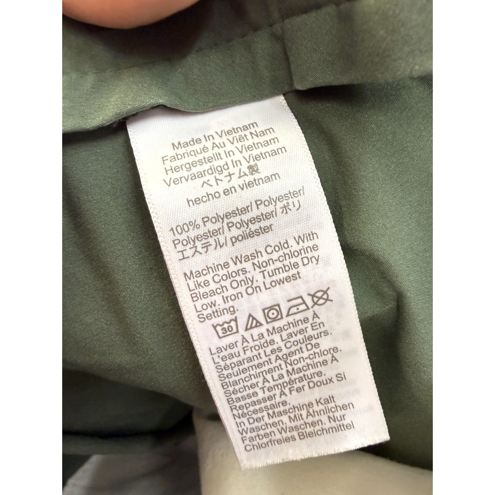 J.Crew J.Crew Shorts Mens 28 Green Polyester Chino Flat Front 9 Inseam Casual Summer Size US 28 / EU 44 - 4 Thumbnail