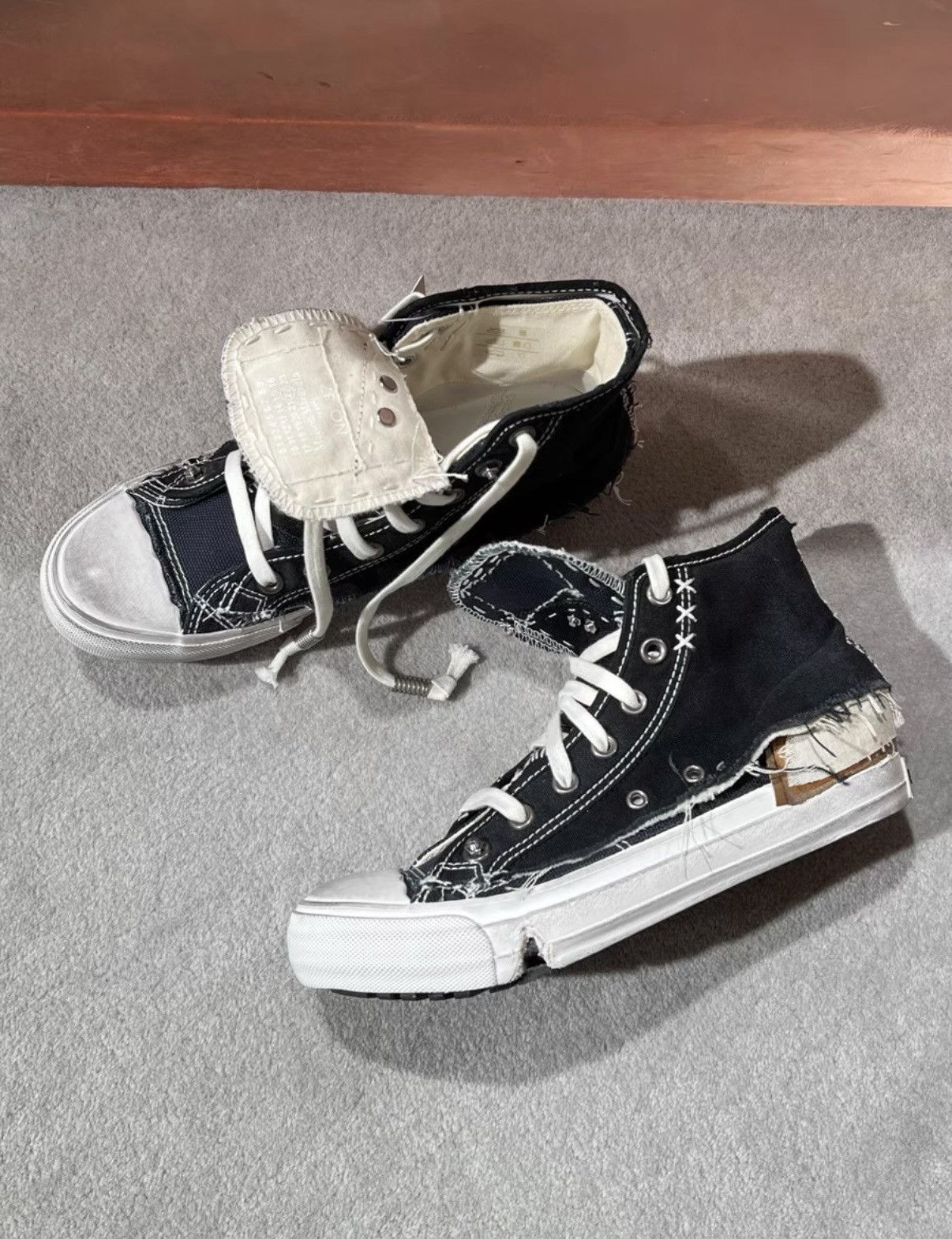 Maison Margiela Maison Margiela Black & White Vintage High-Top Canvas Shoes Size US 8 / EU 41 - 2 Thumbnail