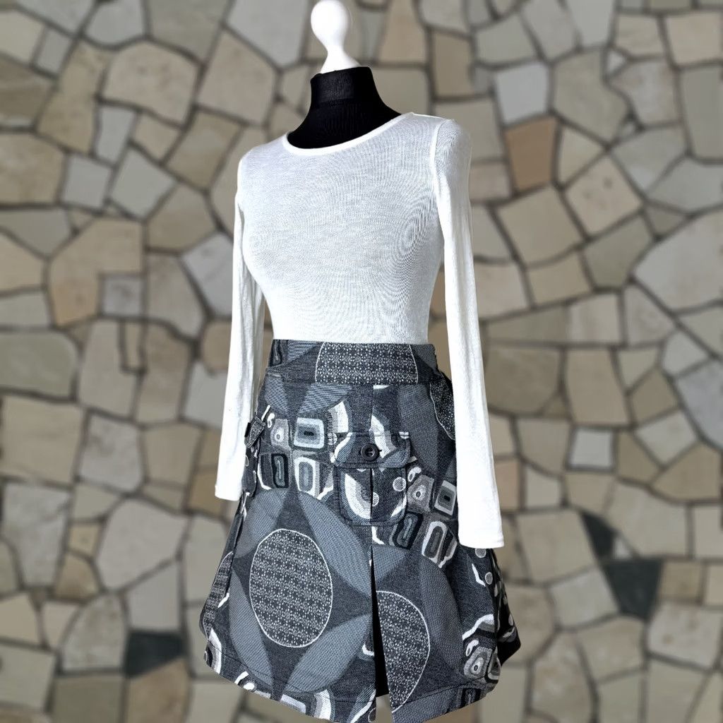 Desigual Desigual womens Skirt Size 44 defect Size 30" / US 8 / IT 44 - 1 Thumbnail