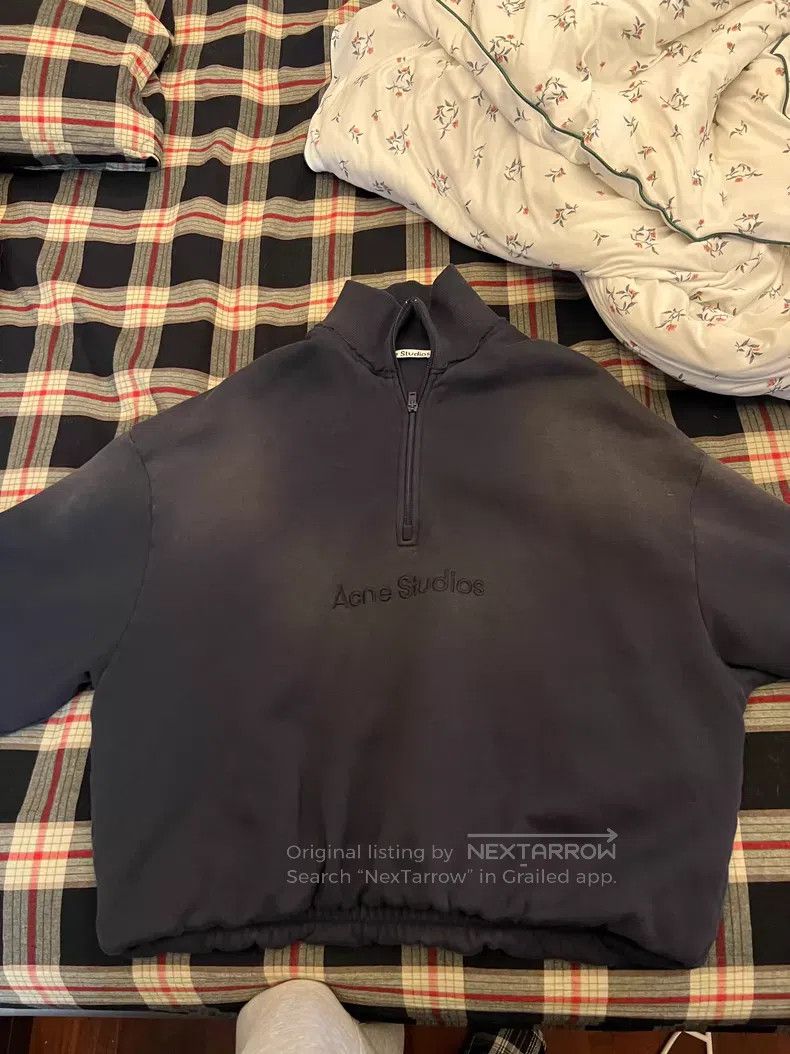 Acne Studios Distressed women's hoodie cropped style
