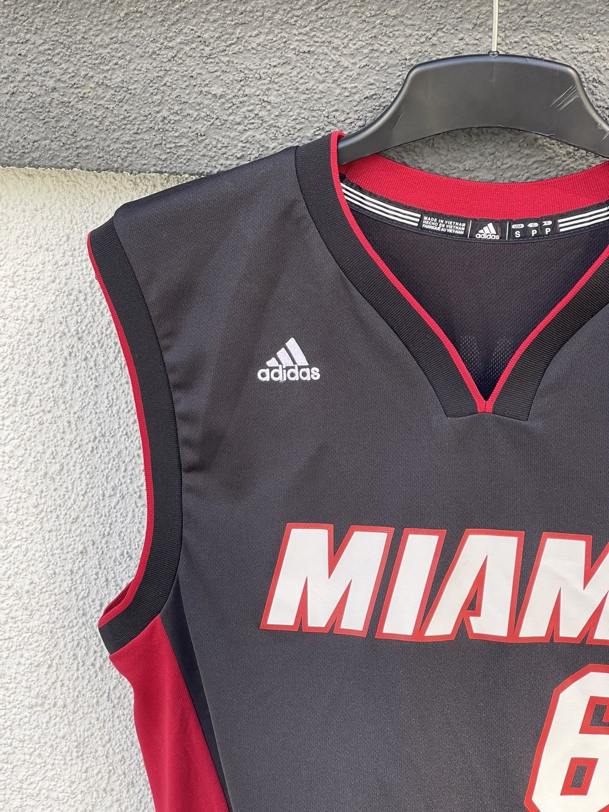 Adidas Adidas Miami #6 James LeBron basketball jersey black Size US S / EU 44-46 / 1 - 6 Thumbnail
