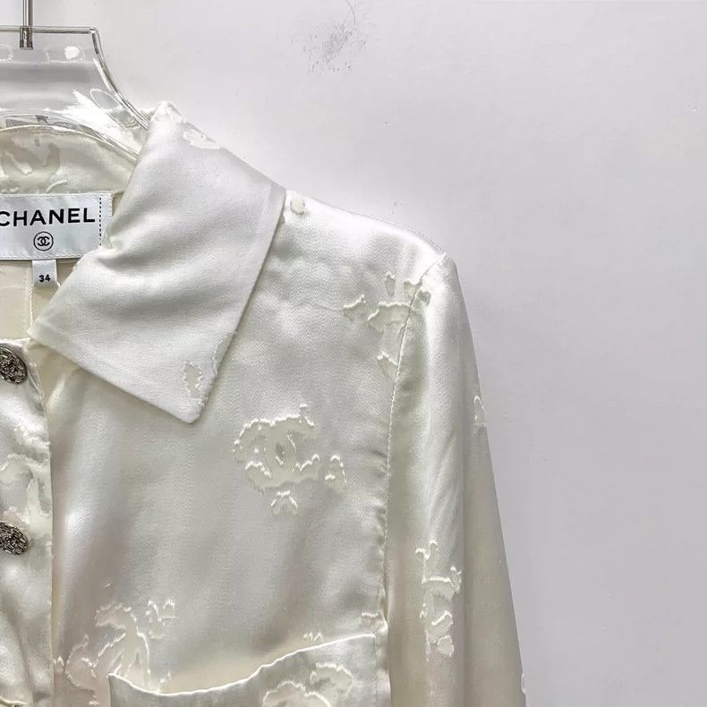 Chanel Chanel Beige Silk Cropped ButtonUp Jacket -2505 Size XXS / US 00 / IT 34 - 3 Thumbnail