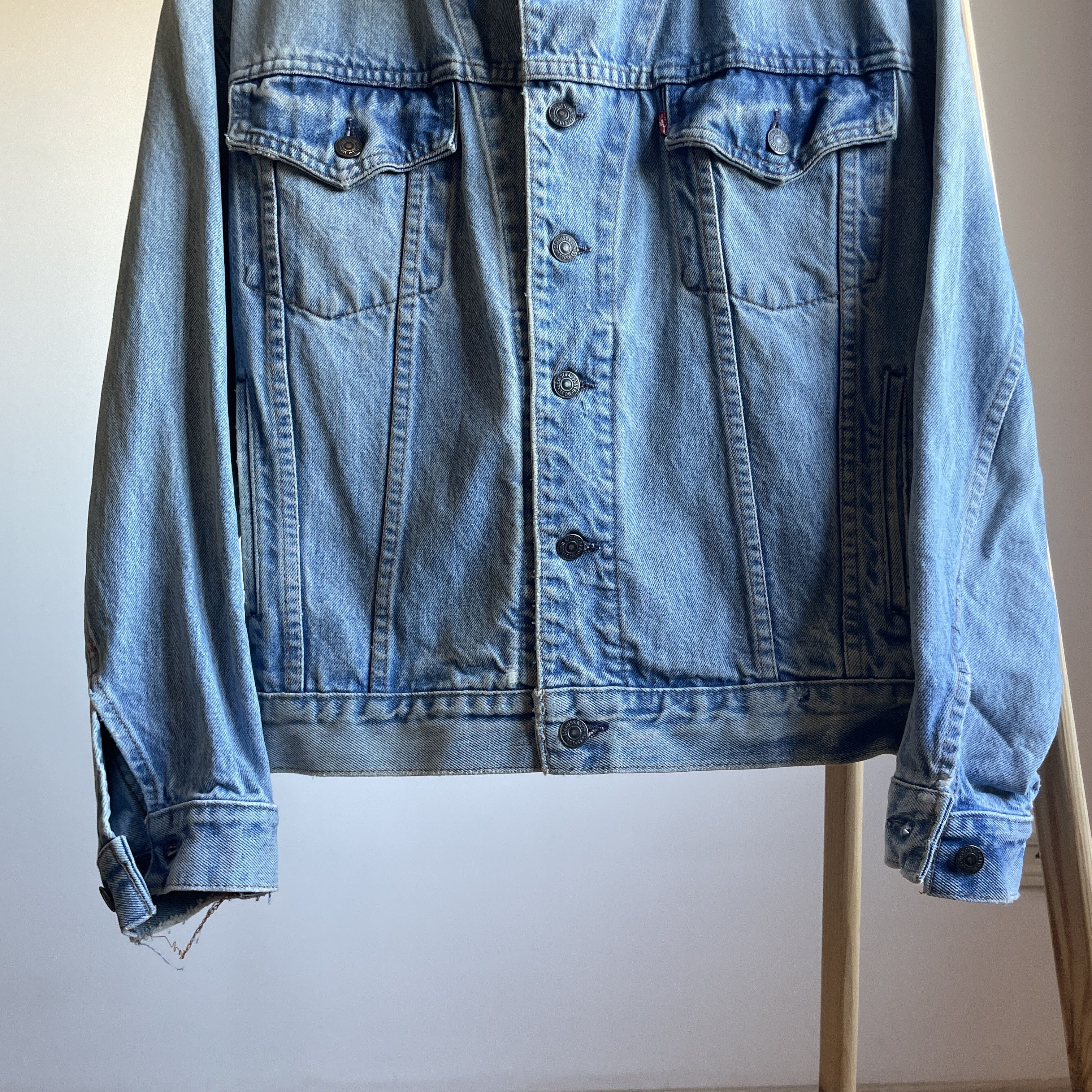 Levi's Levi's Vintage 80's Made in Canada Distressed Denim Jacket Size US M / EU 48-50 / 2 - 5 Thumbnail