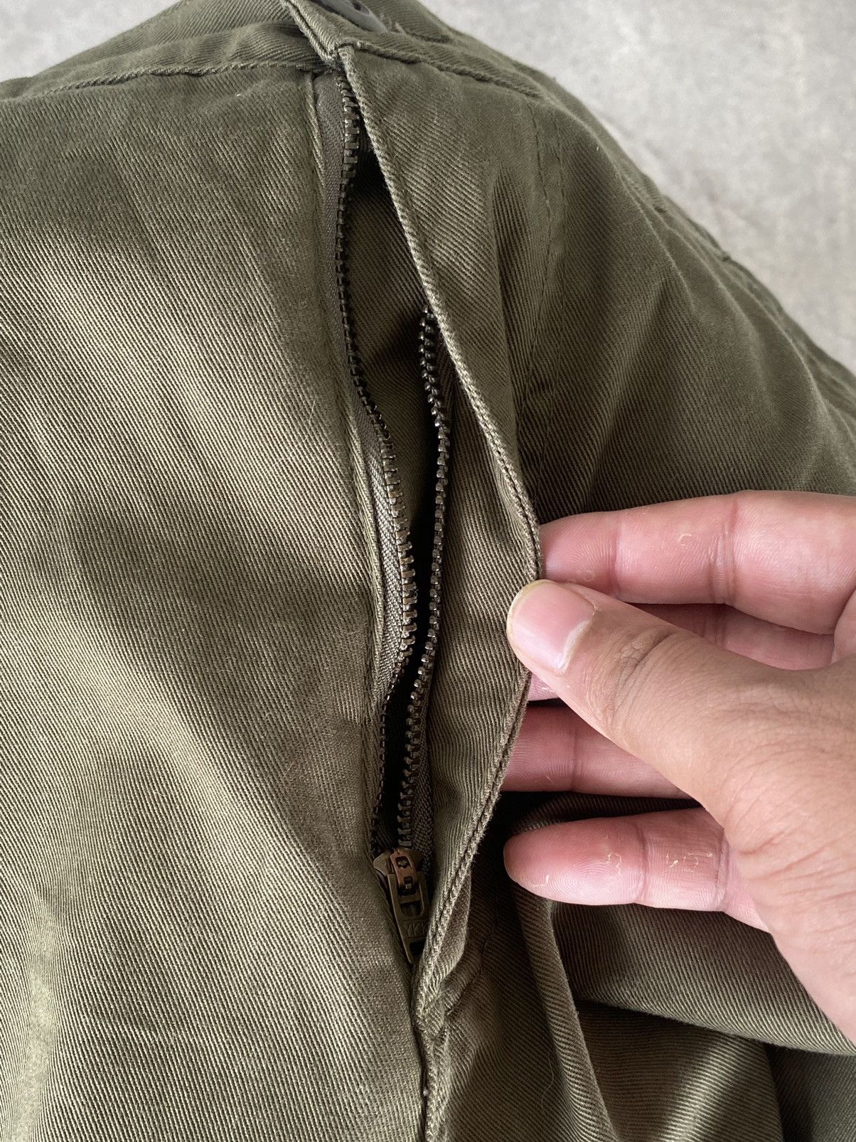 Japanese Brand ON SEVEN DAYS FLARED ADJUSTABLE BOTTOM PANT Size US 26 / EU 42 - 8 Thumbnail