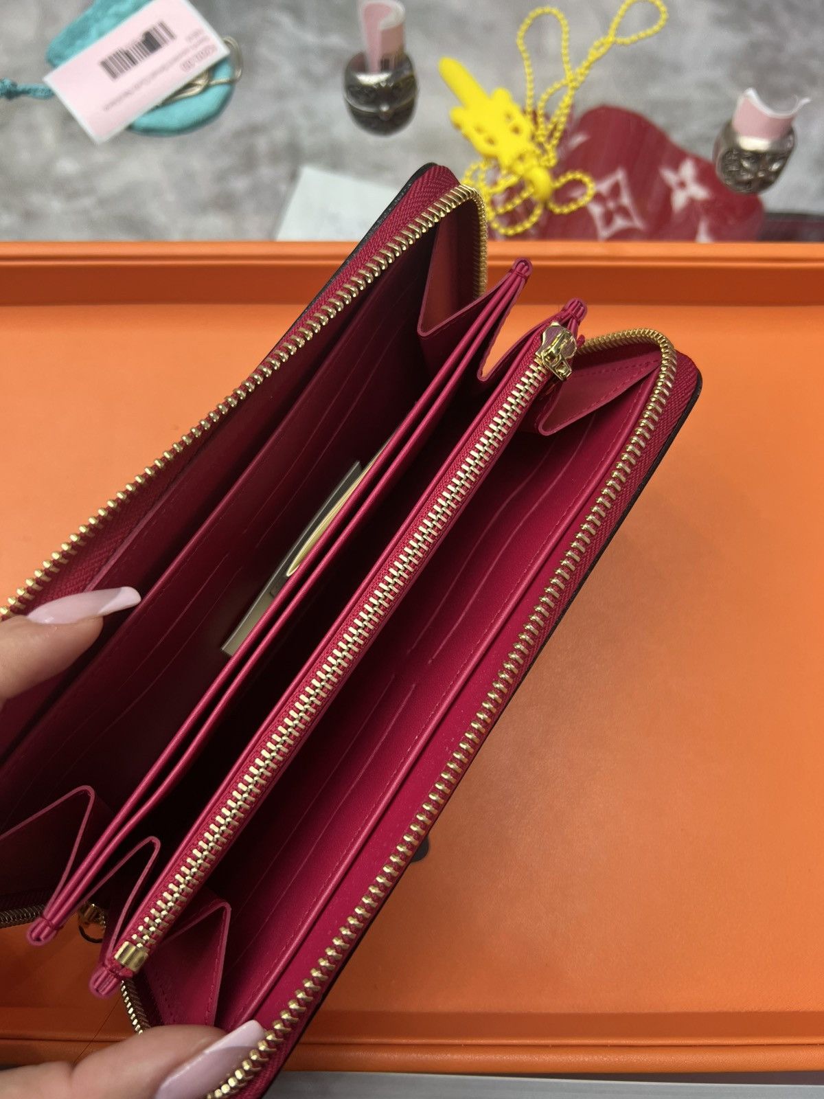 Louis Vuitton Louis Vuitton Patent Zippy Wallet Size ONE SIZE - 7 Thumbnail