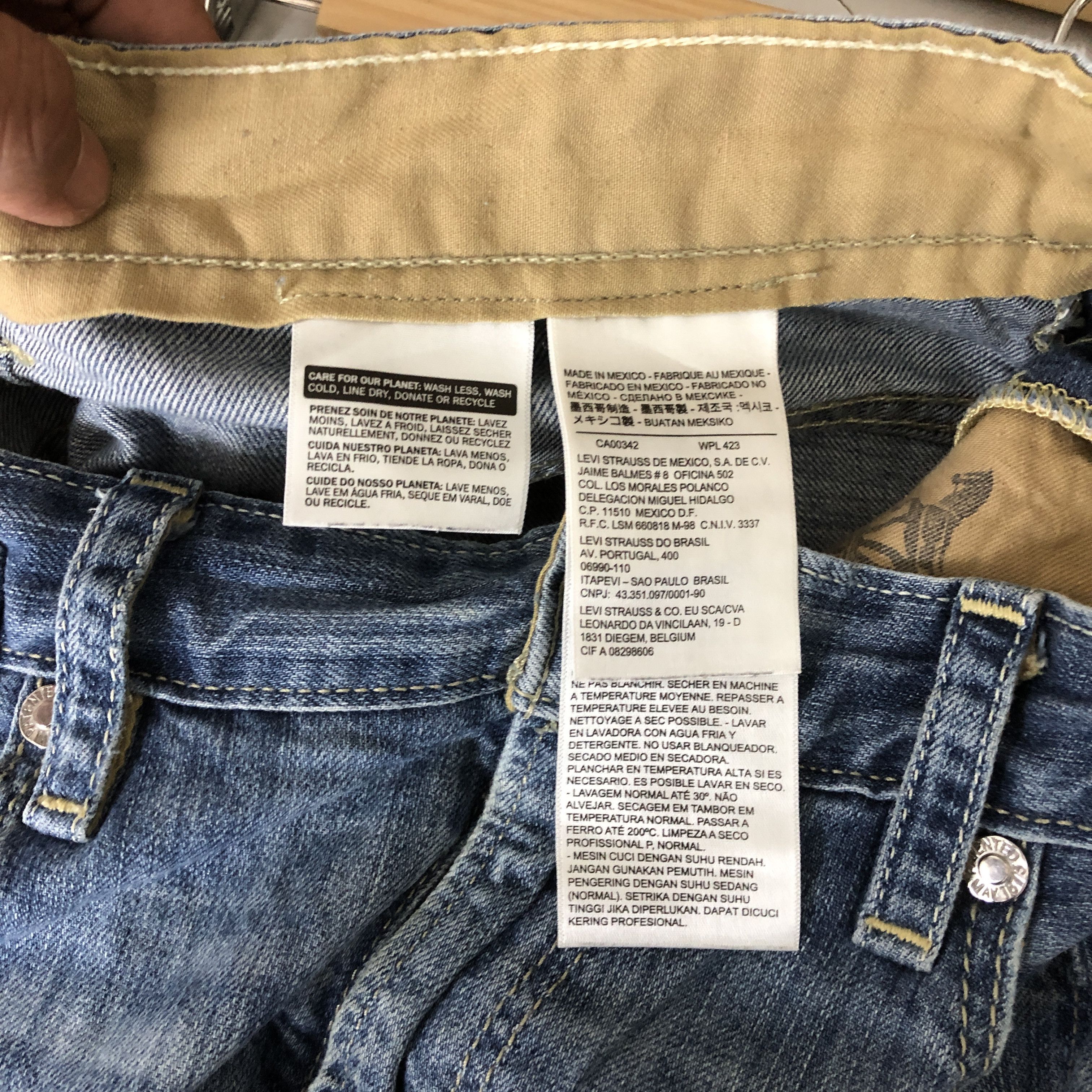 Levi's Vintage Levis 504 Faded Jeans Dirty Levi's Light Wash Denim Size US 32 / EU 48 - 6 Thumbnail