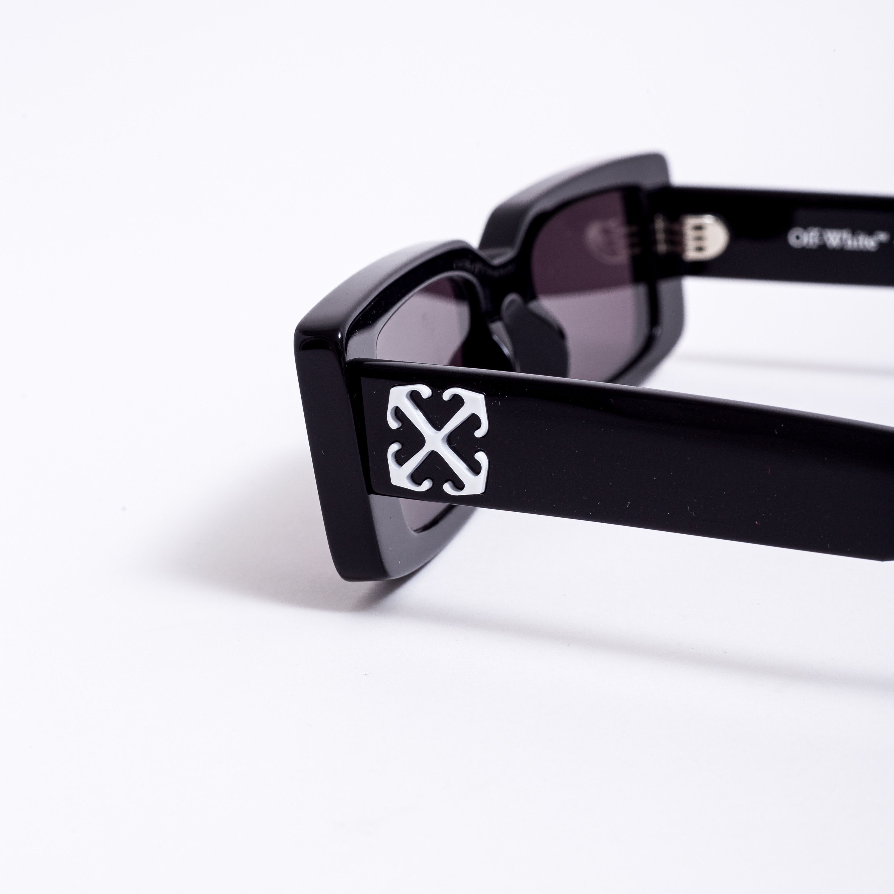 Off-White OFF WHITE Arthur Sunglasses BLACK DARK GREY Size ONE SIZE - 6 Thumbnail