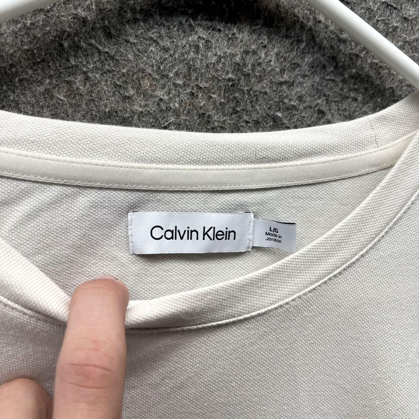 Calvin Klein Calvin Klein Shirt Mens Large White Long Sleeve Crewneck Cotton Blend Casual Size US L / EU 52-54 / 3 - 7 Thumbnail