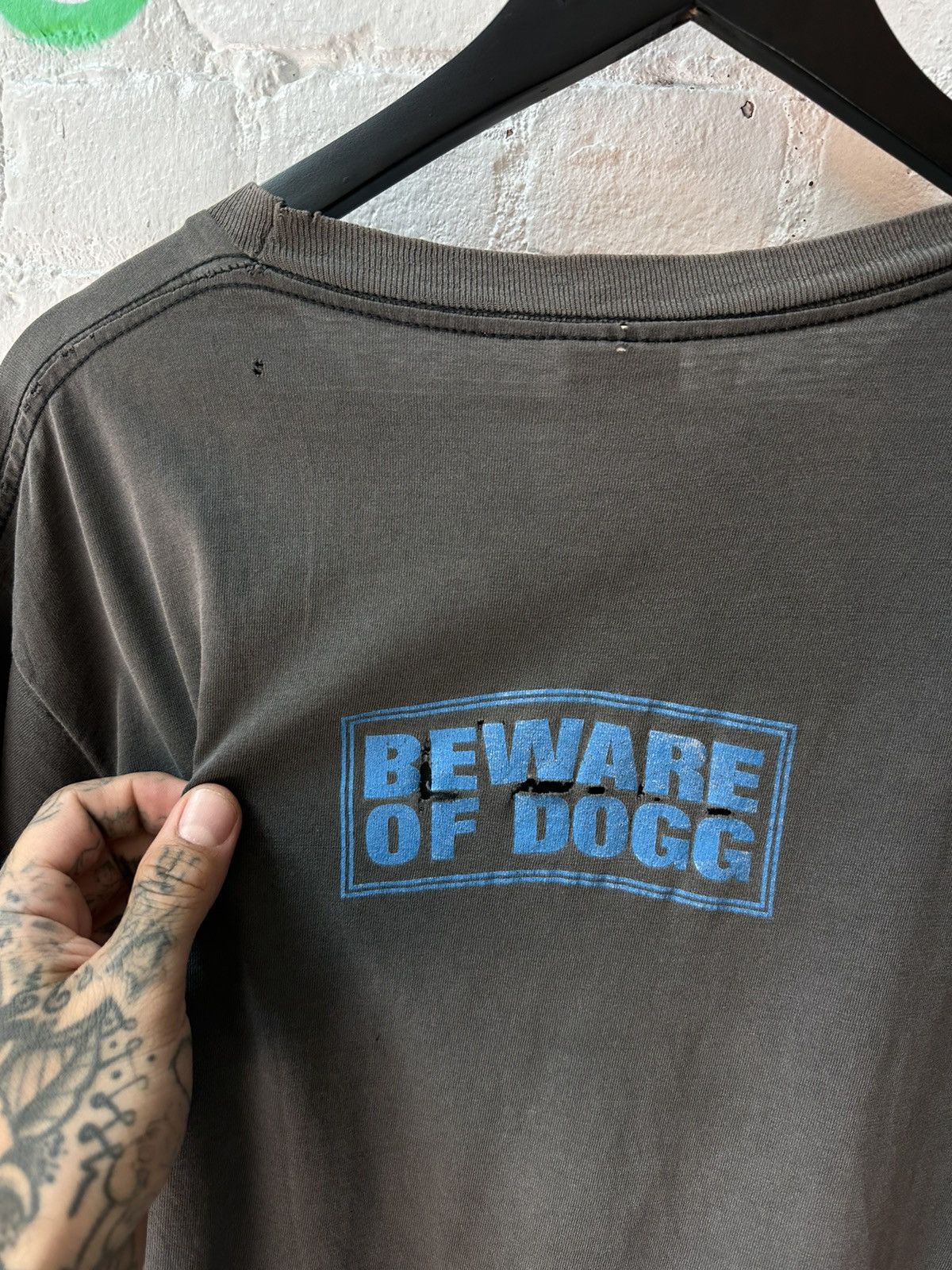 Vintage 1993 OG ICONIC THRASHED SNOOP DOGG DEATH ROW SHIRT Size US L / EU 52-54 / 3 - 9 Thumbnail