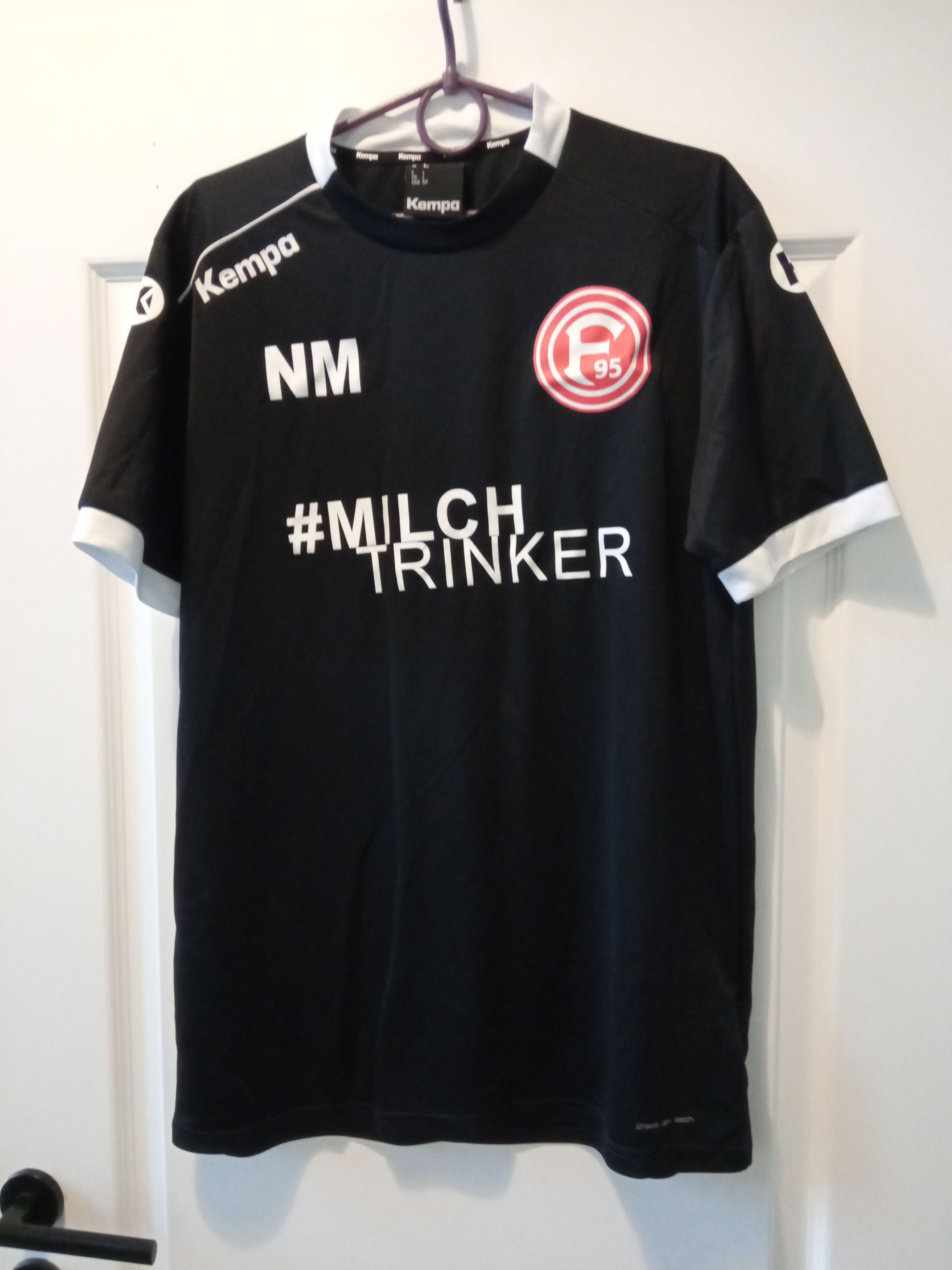 Vintage Fortuna Düsseldorf Training football shirt Size US L / EU 52-54 / 3 - 1 Thumbnail
