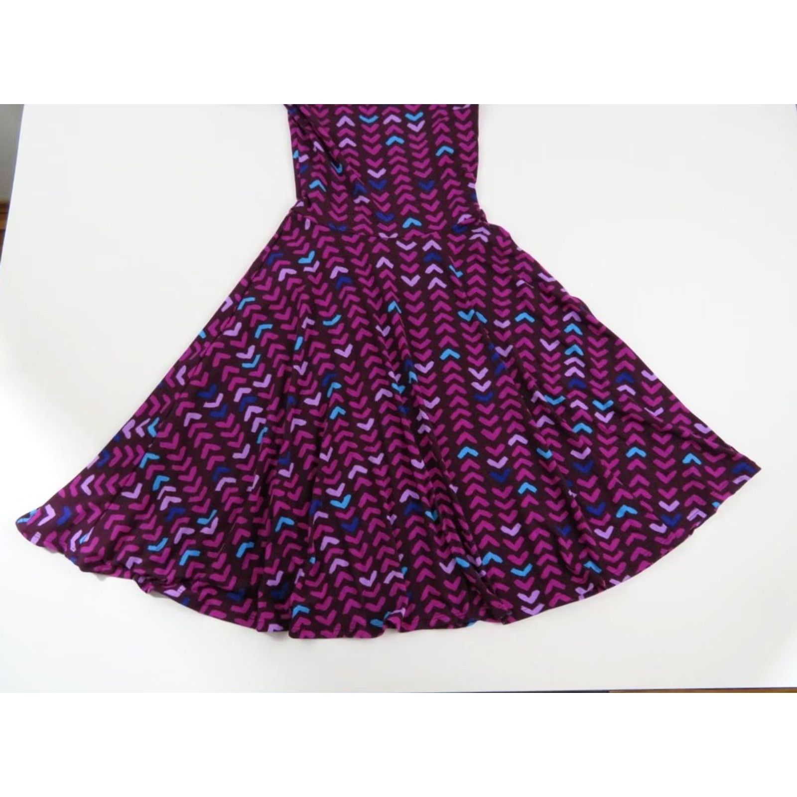 Vintage LuLaRoe Nicole Dress XS Pink Arrows Geometric A-Line Fit & Flare Womens Size XS) Size XS / US 0-2 / IT 36-38 - 7 Thumbnail