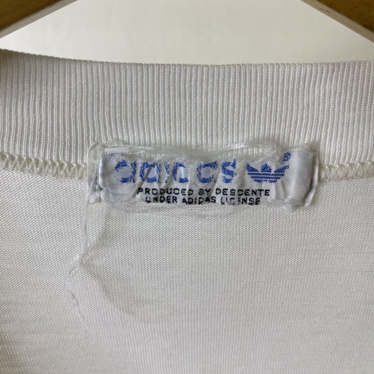 Adidas Vintage 1990s Adidas Adicolour T Shirt Size US S / EU 44-46 / 1 - 3 Thumbnail