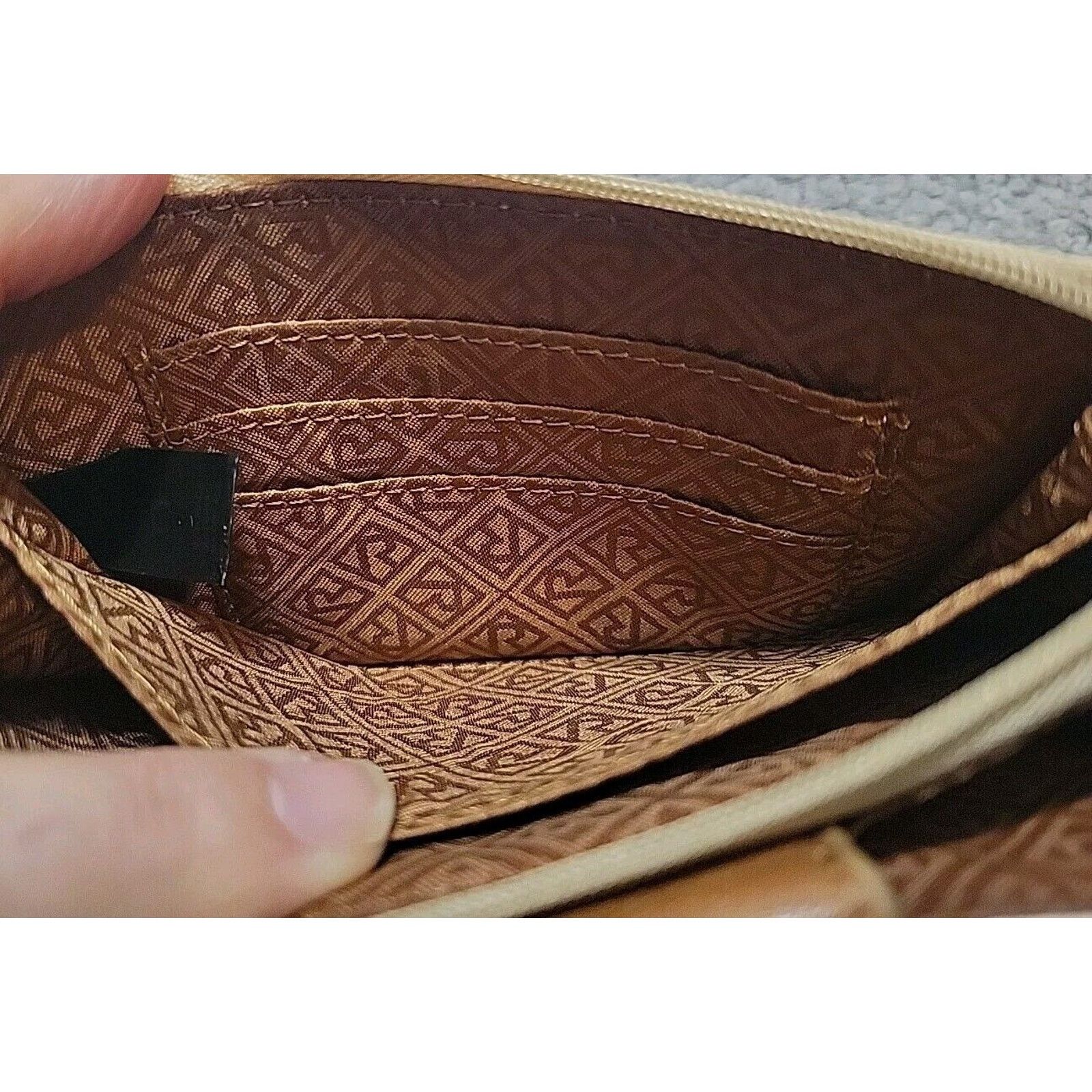 Fossil Vintage RELIC Fossil Zip Snap ID Wristlet Pebbled Leather Size ONE SIZE - 6 Thumbnail