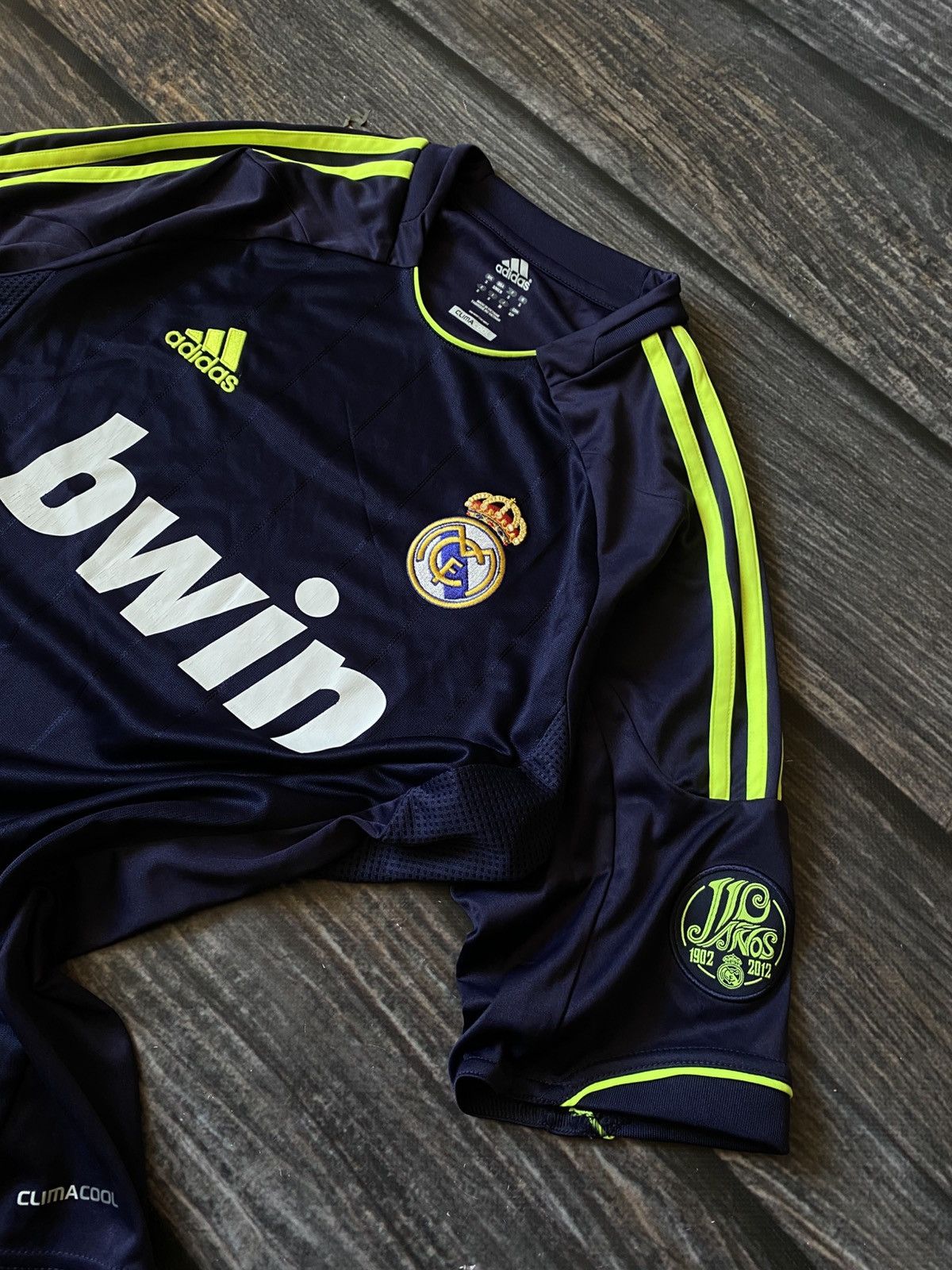 Adidas Adidas Real Madrid vintage soccer jersey Size US S / EU 44-46 / 1 - 3 Thumbnail