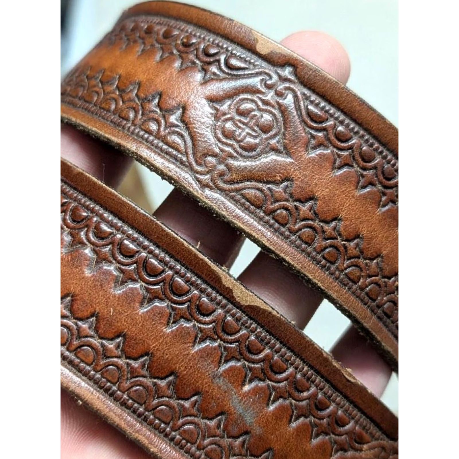 Vintage VINTAGE western belt leather cowhide Geometric handcrafted 44 MEN Adult Buckle belt width 1-1/2" 49" length Brown Size 44 - 2 Thumbnail