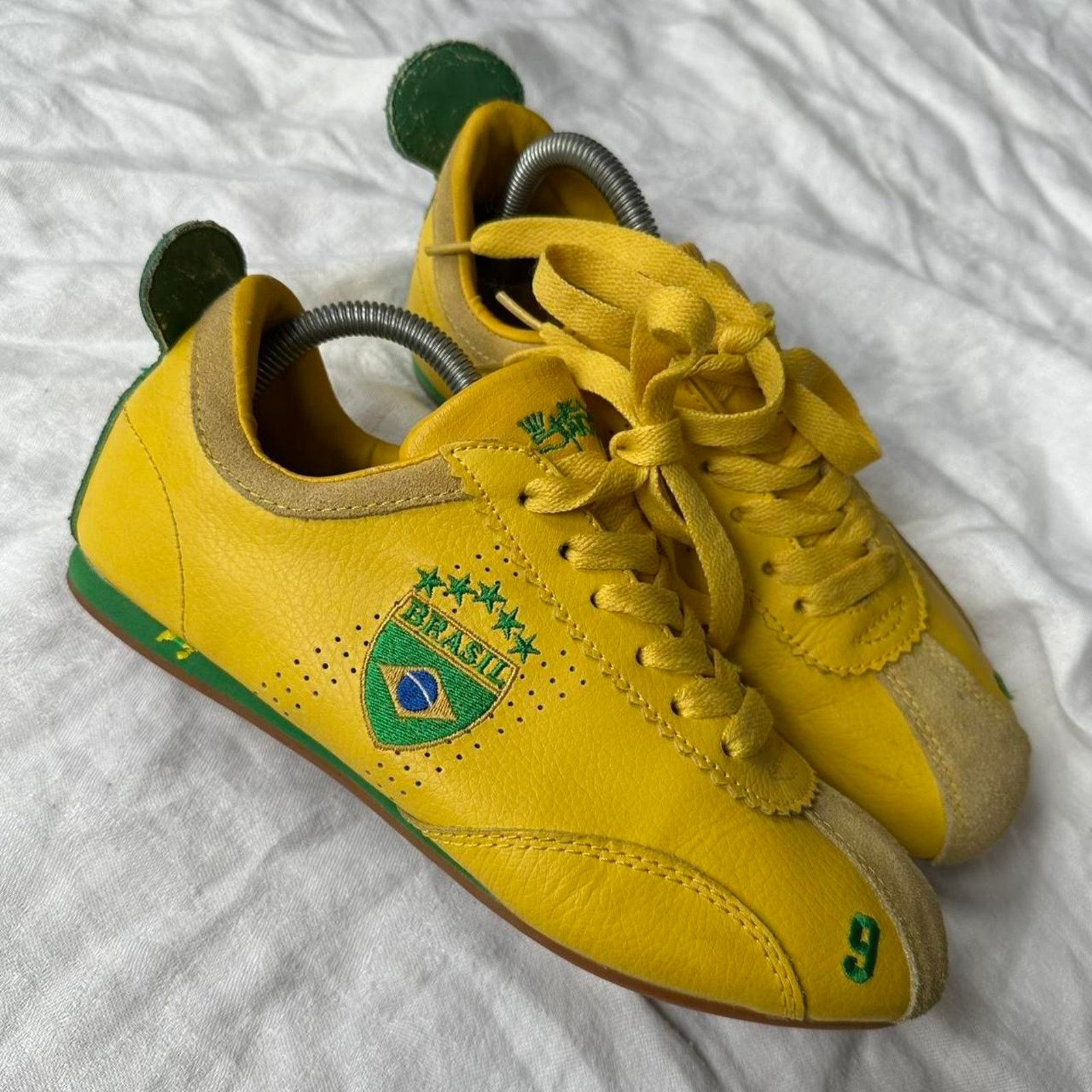 Vintage Rare Vintage Brazil Sporty Soccer Futbol Athletic Shoes Size US 8 / IT 38 - 1 Thumbnail
