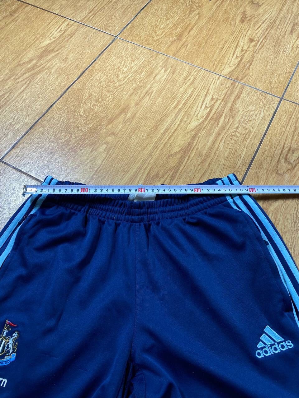 Adidas × Vintage Vintage Adidas shorts streetwear y2k casual style Size US 36 / EU 52 - 9 Thumbnail