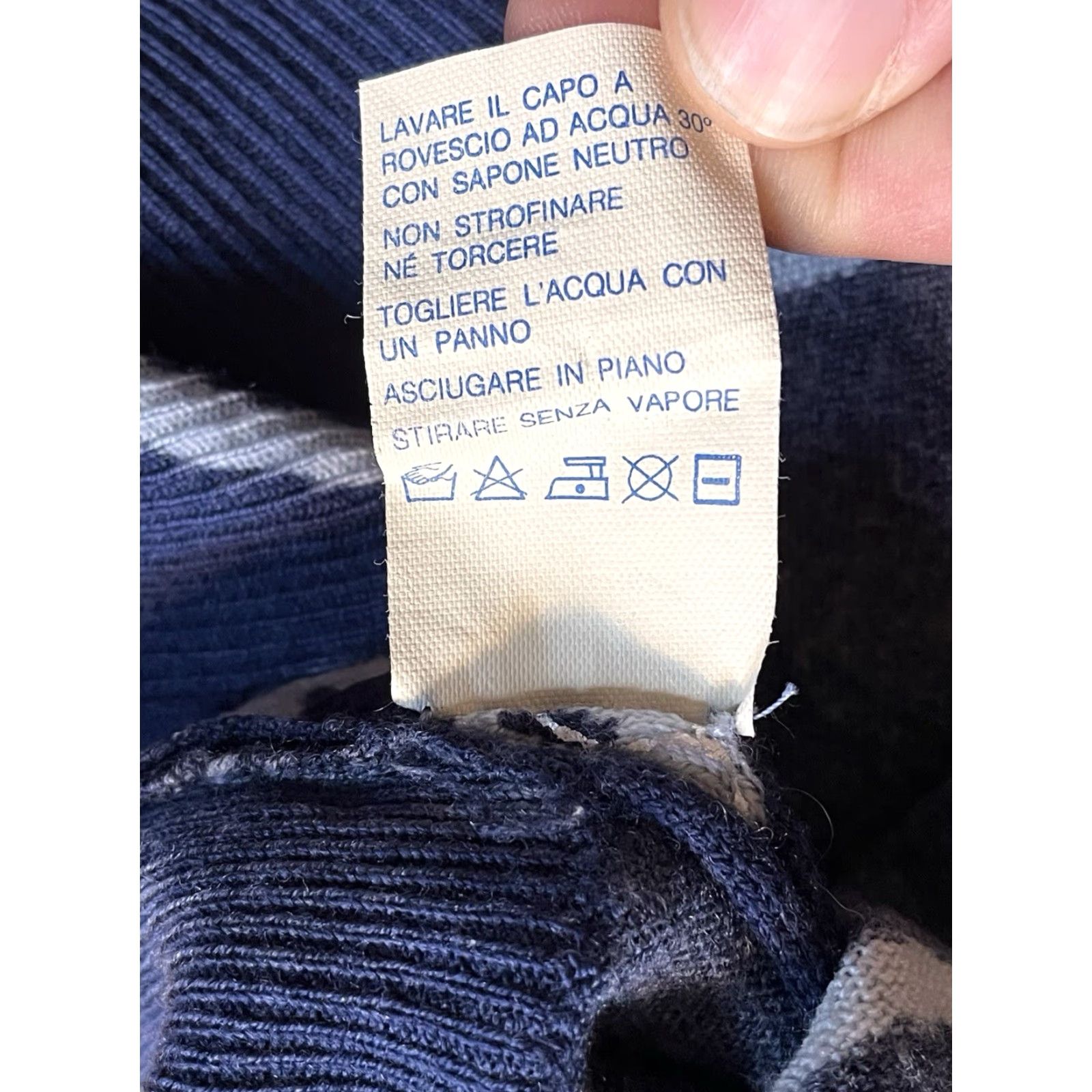 Blumarine VINTAGE Blumarine Bow Knot All Over Print Wool Sweater Women’s L Blue Italy Size L / US 10 / IT 46 - 7 Thumbnail