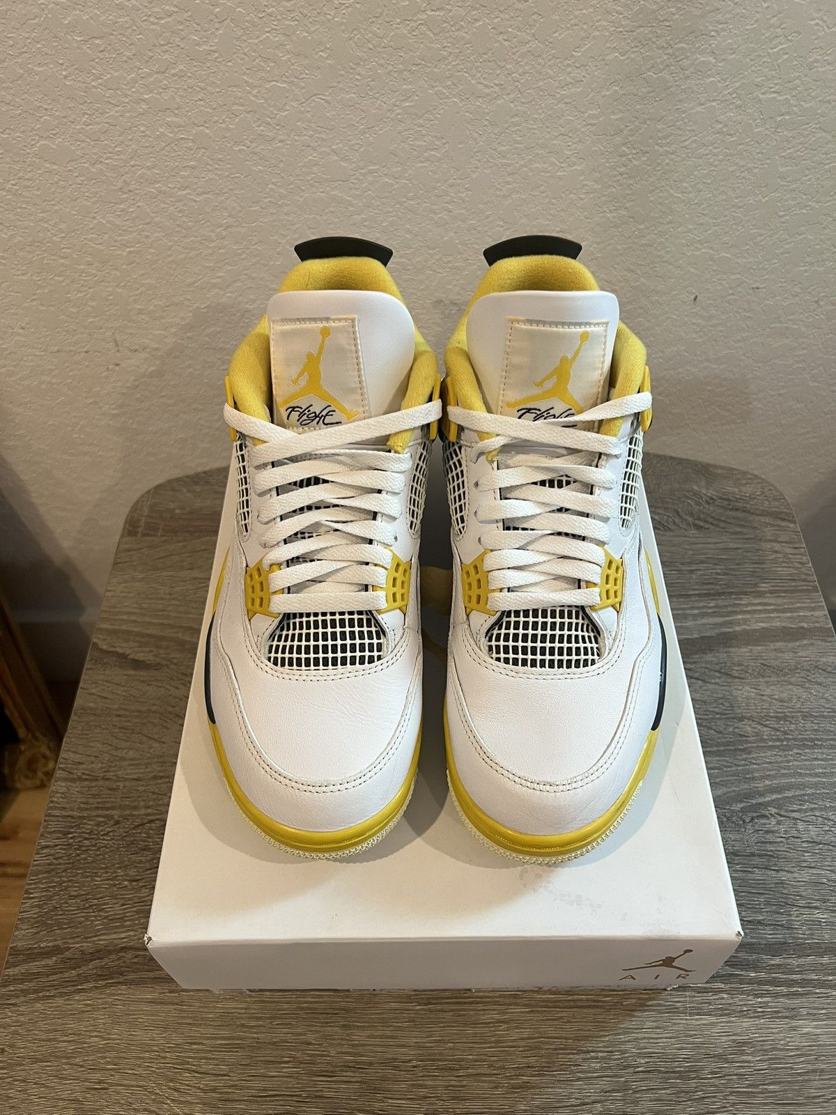 Jordan 4 Vivid Sulfur