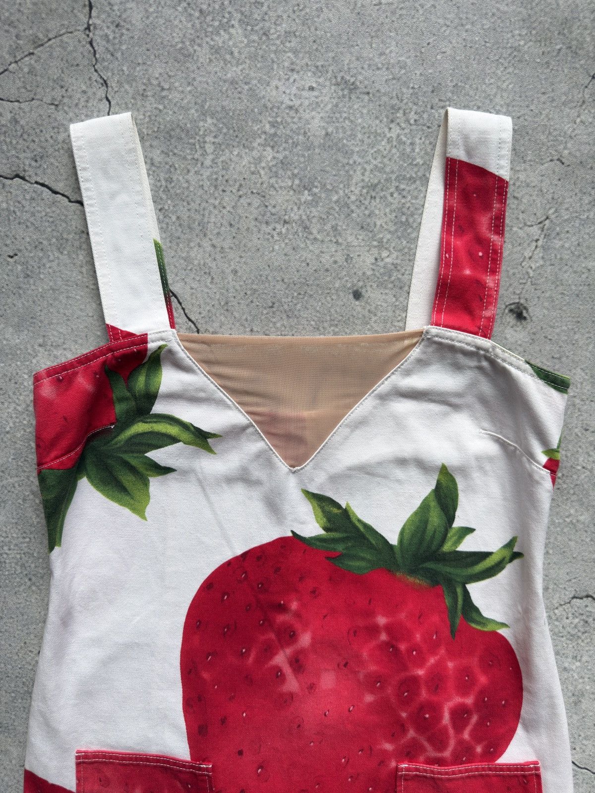 Dolce & Gabbana 🍓 Dolce & Gabbana White Strawberry Dress 💓 Size S / US 4 / IT 40 - 6 Thumbnail