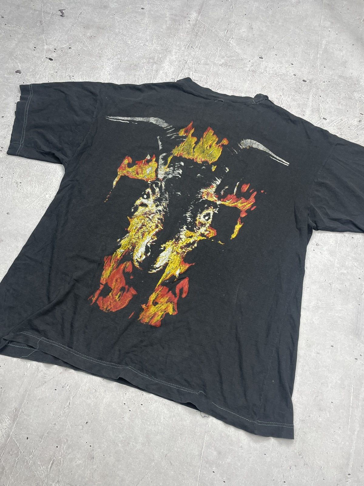 Vintage Vintage 90’s Bathory Requiem Amazing faded t-shirt Size US XL / EU 56 / 4 - 14 Thumbnail