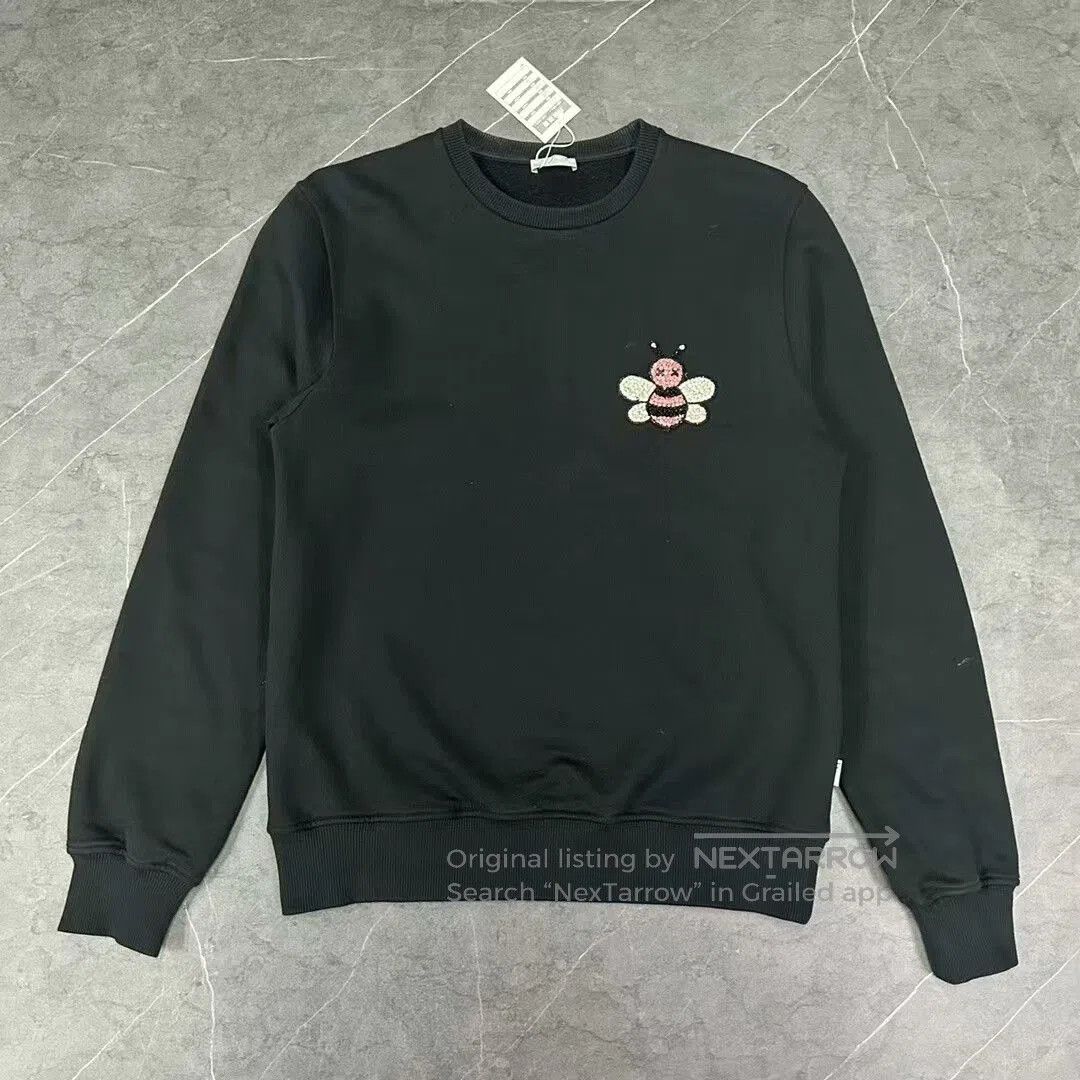 Dior dior kaws rhinestone bee sweatshirt size medium. Size US M / EU 48-50 / 2 - 1 Thumbnail