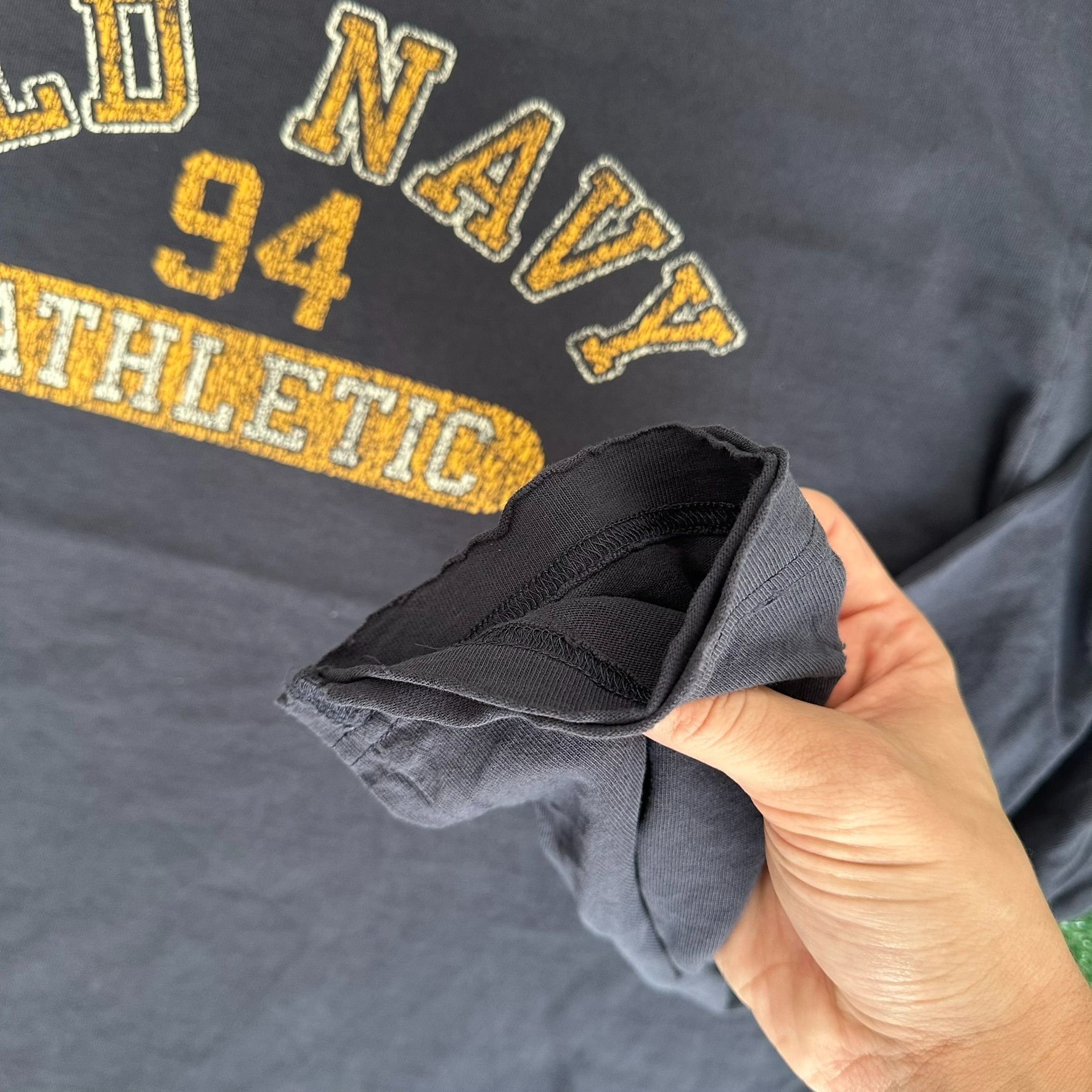 Old Navy Vintage 90s Old Navy T-Shirt Distressed Long Sleeve Varsity Size US L / EU 52-54 / 3 - 4 Thumbnail