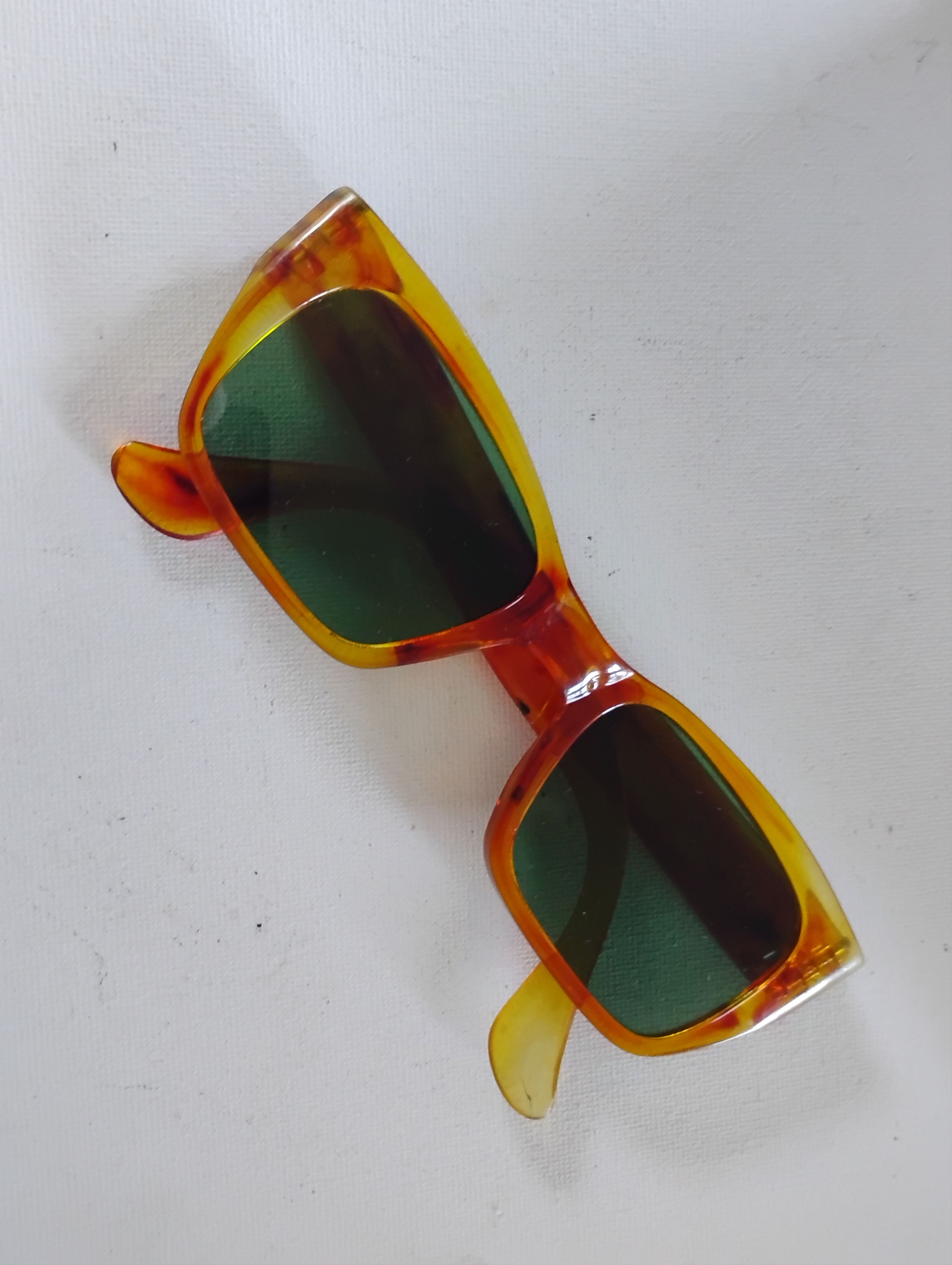 Other Vintage Rare Unisex Sunglasses w/Green lenses. NOS ITALY Size ONE SIZE - 3 Thumbnail