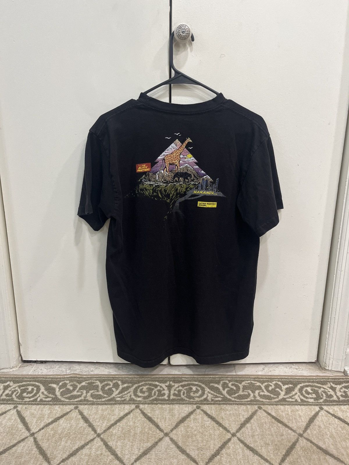 Marvel Comics MARVEL Men's Medium Wakanda T-Shirt (PRE-OWNED) Size US M / EU 48-50 / 2 - 2 Thumbnail