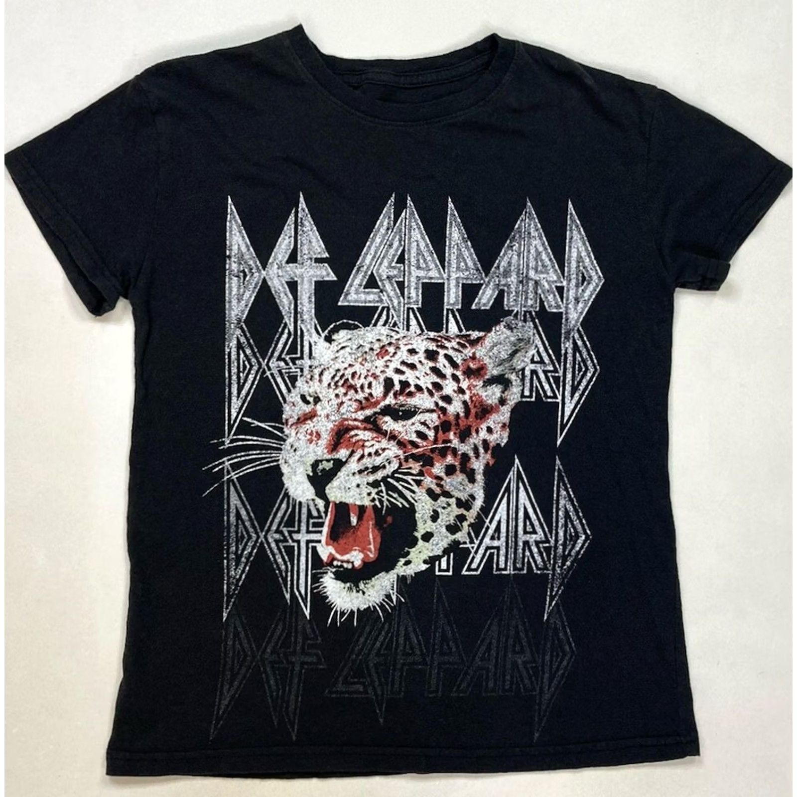Vintage VINTAGE Def Leppard T-Shirt Women XS Black Short Sleeve Music Size XS / US 0-2 / IT 36-38 - 2 Thumbnail