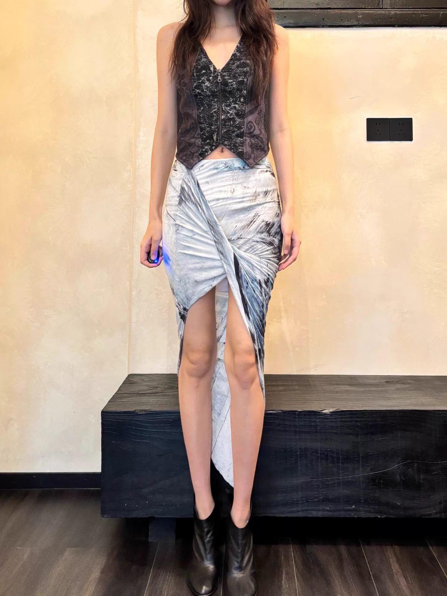 Helmut Lang Helmut Lang Vintage Printed Knot Irregular Skirt S Size 26" / US 2 / IT 38 - 1 Thumbnail
