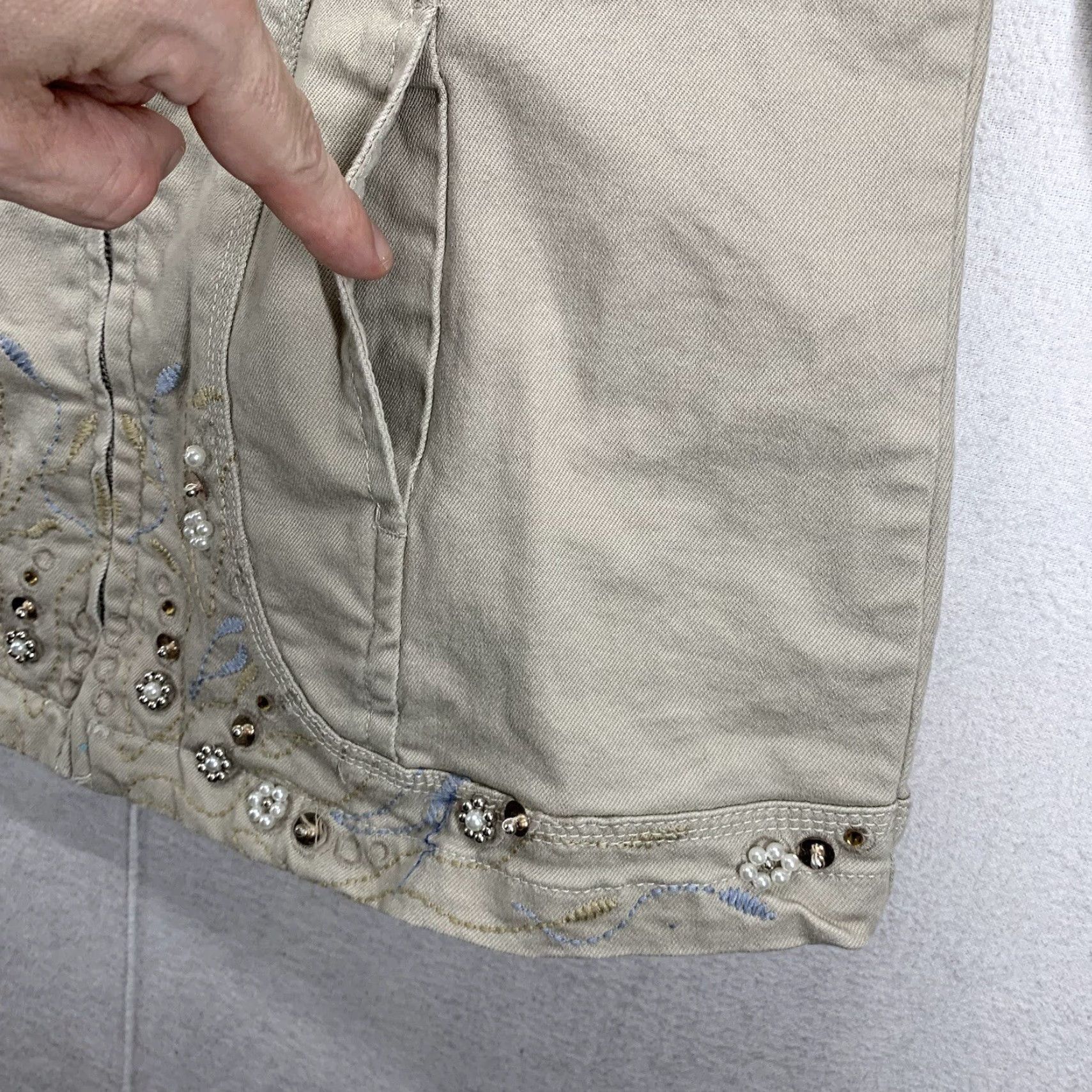 Vintage VINTAGE Ameri Mode Women's Jean Jacket Casual Western Style Full Zip Rhinestones Pockets Size S Beige Denim Size 28" / US 6 / IT 42 - 6 Thumbnail