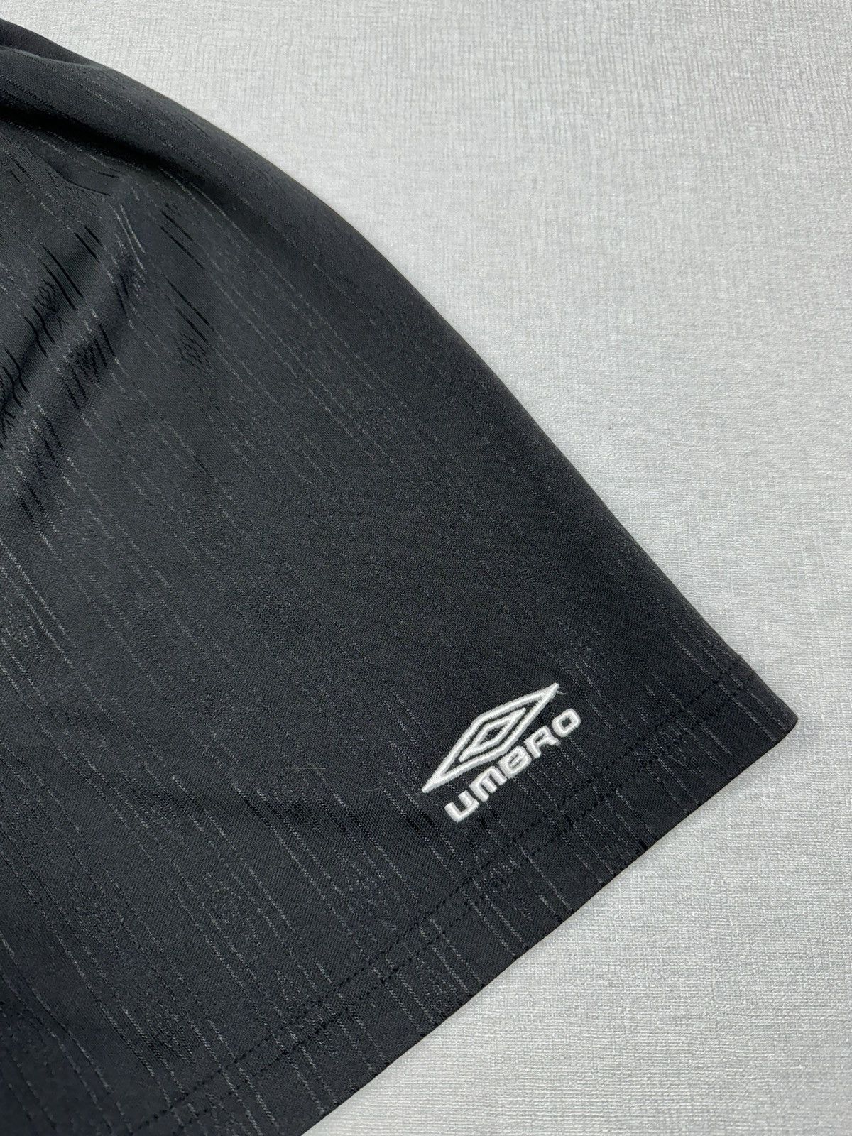 Umbro × Vintage Men’s Vintage Umbro Monogram Soccer Football Shorts size M Size US 30 / EU 46 - 2 Thumbnail