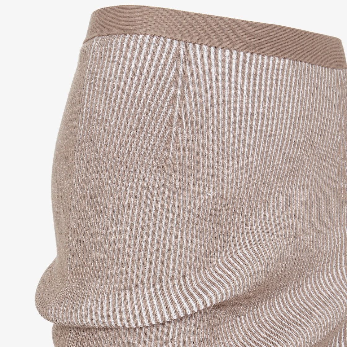 Fendi o1s1wg110425 Skirt in Beige Size 28" / US 6 / IT 42 - 3 Thumbnail