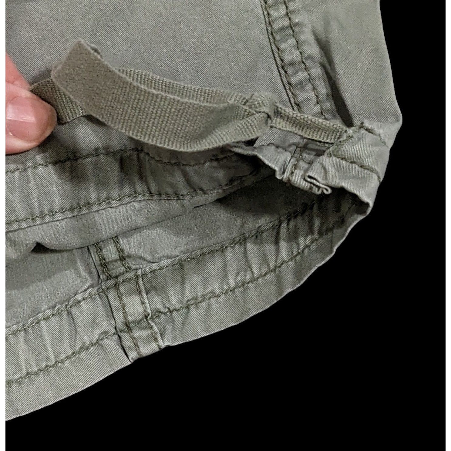 St. Johns Bay Preppy Casual Grey Capris by St. John's Bay Size 34" / US 12 / IT 48 - 9 Thumbnail