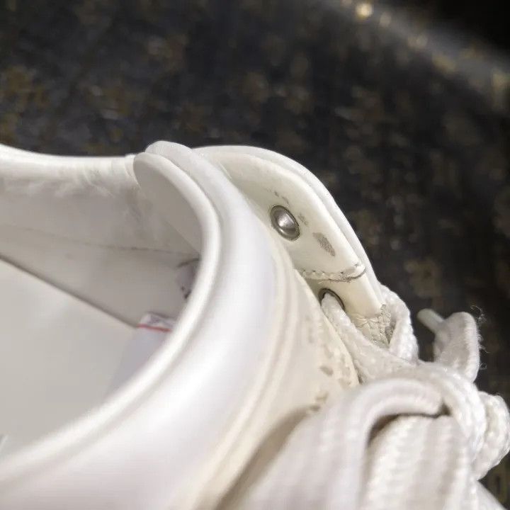 Louis Vuitton Louis Vuitton White Logo Sneakers for Men and Women -2508 Size US 5 / EU 37 - 6 Thumbnail