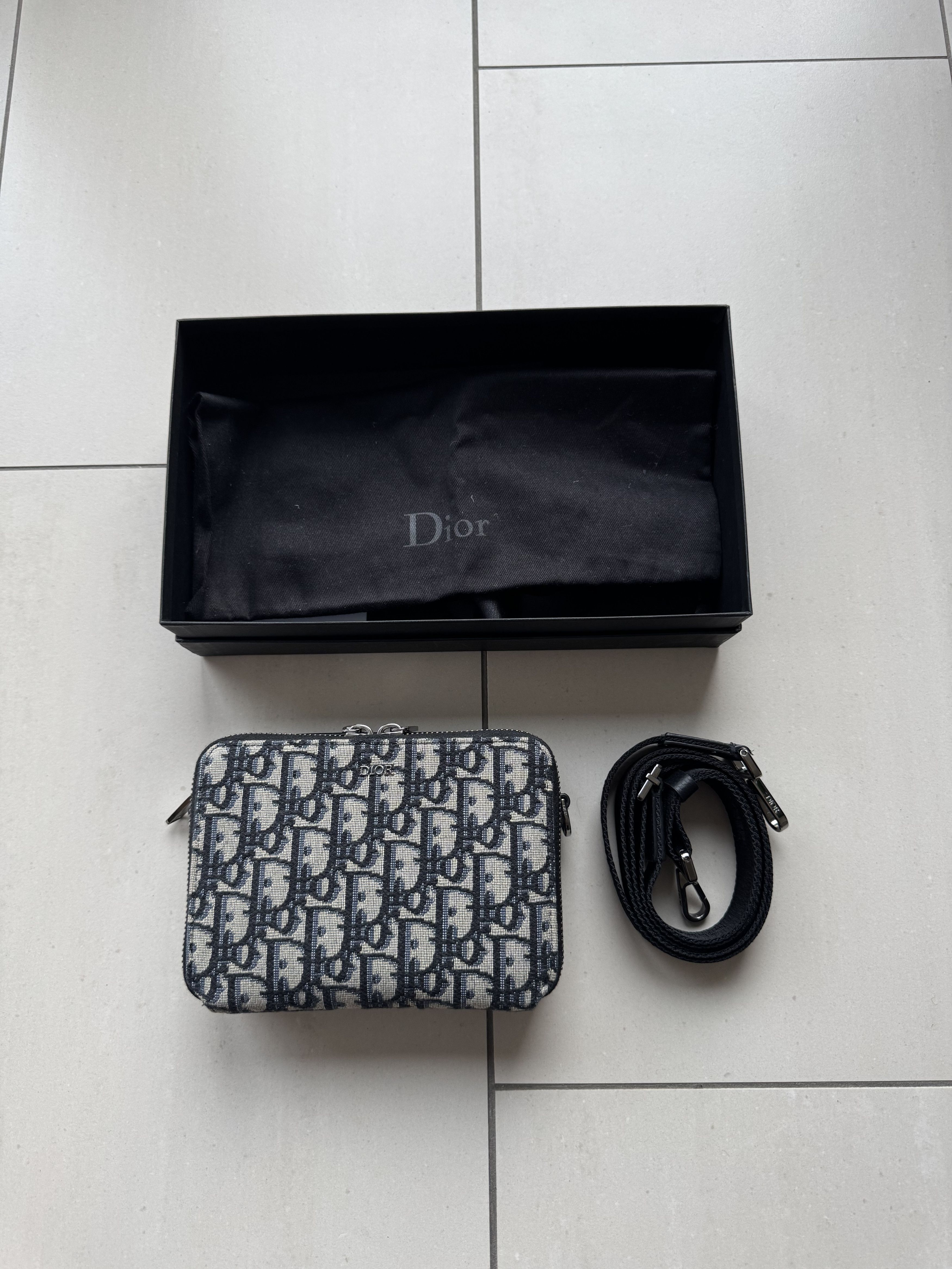 Dior ior Pouch with Strap in Dior Oblique Jacquard Size ONE SIZE - 1 Thumbnail