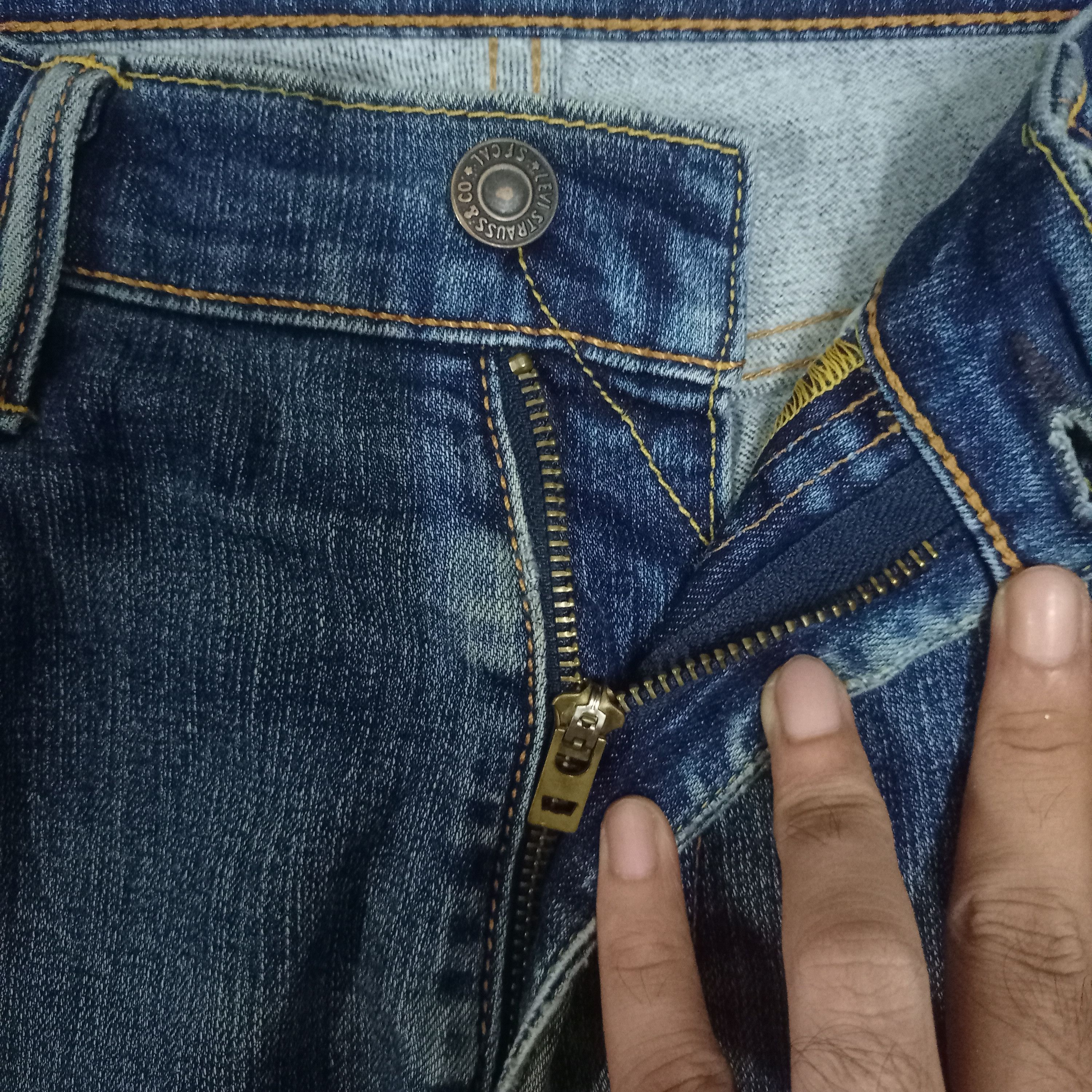 Levi's Vintage Levis 505 Blue Wash Distressed Ripped Baggy Jeans Size US 36 / EU 52 - 3 Thumbnail