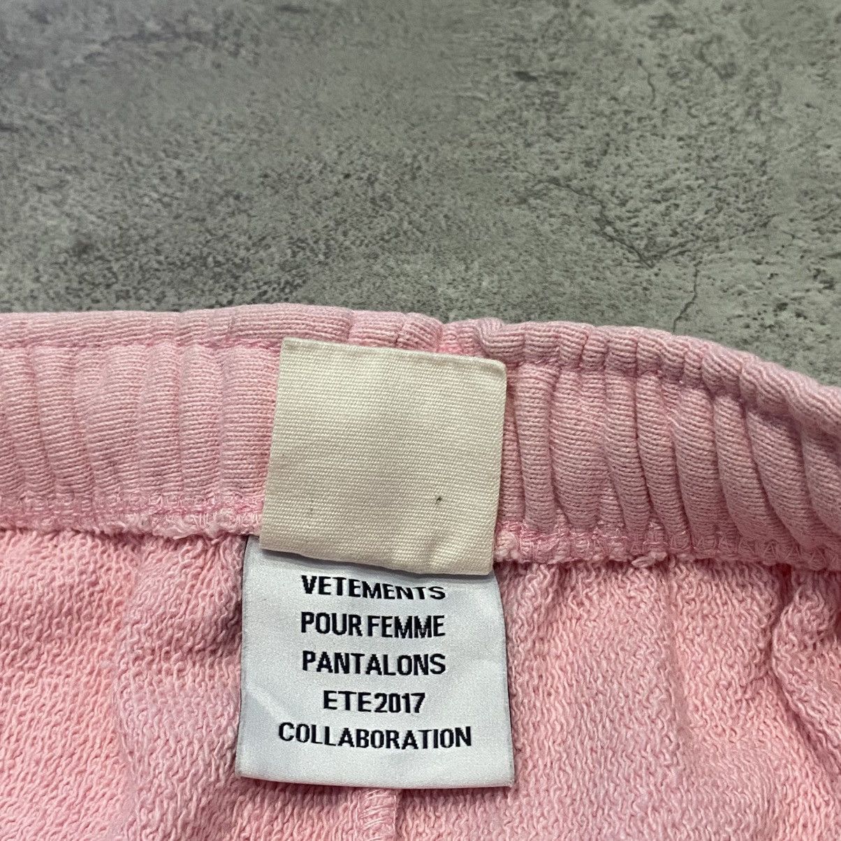 Champion × Vetements Vetements X Champion Joggers Size 26" / US 2 / IT 38 - 3 Thumbnail