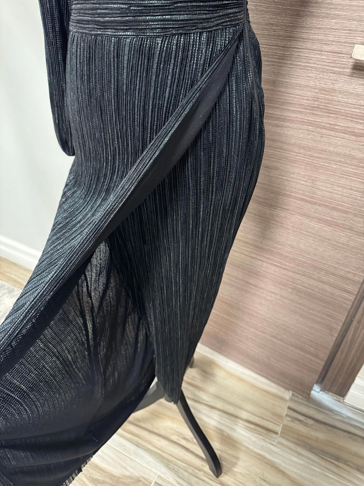 Other Saylor Black One Shoulder Pleated Midi Dress Size S Black Size S / US 4 / IT 40 - 8 Thumbnail