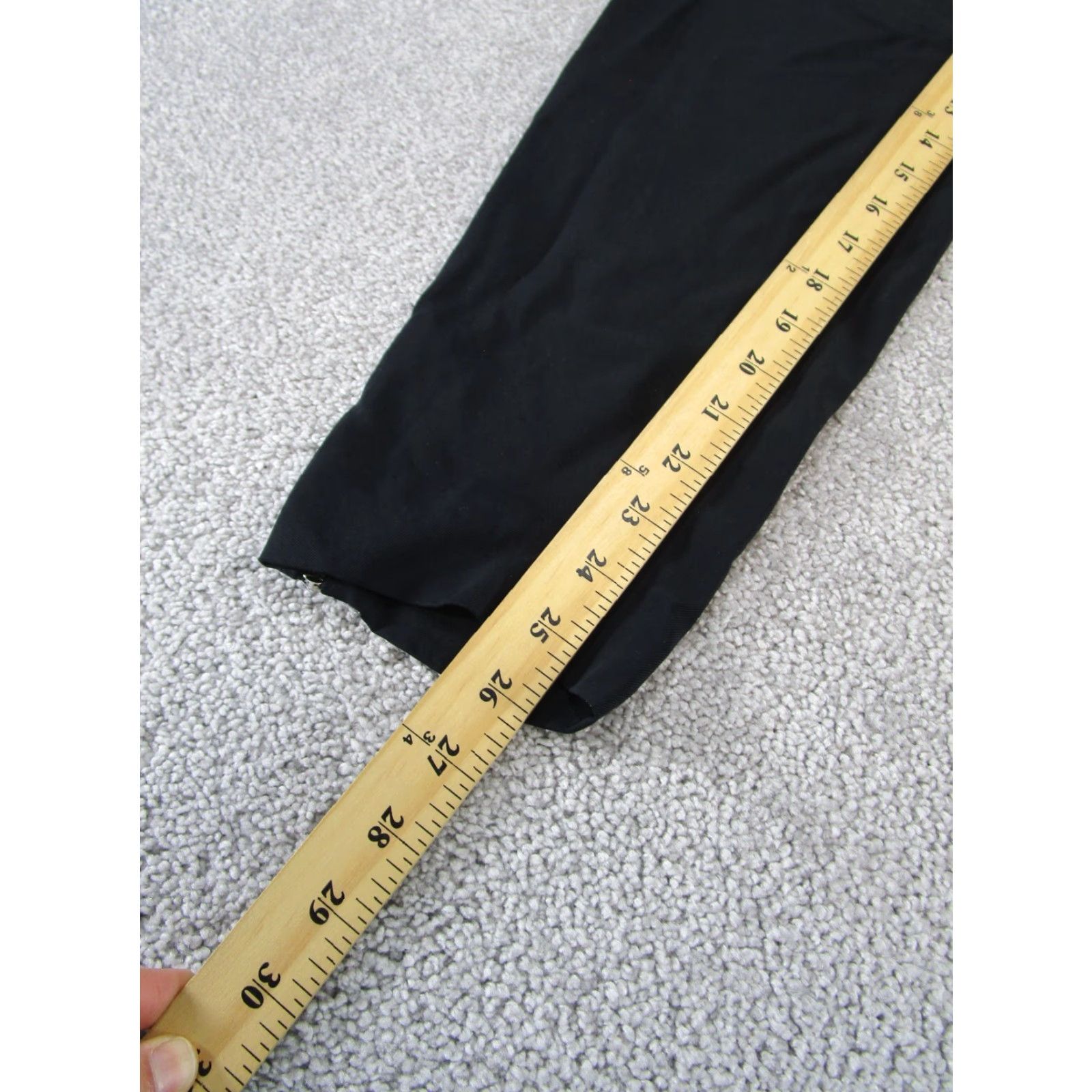 Everlane Everlane Pants Womens 6 Black Tapered Cropped Ankle Zip Knit Flat Front Pull-On Short Pants Womens 6 Black Size 28" / US 6 / IT 42 - 3 Thumbnail