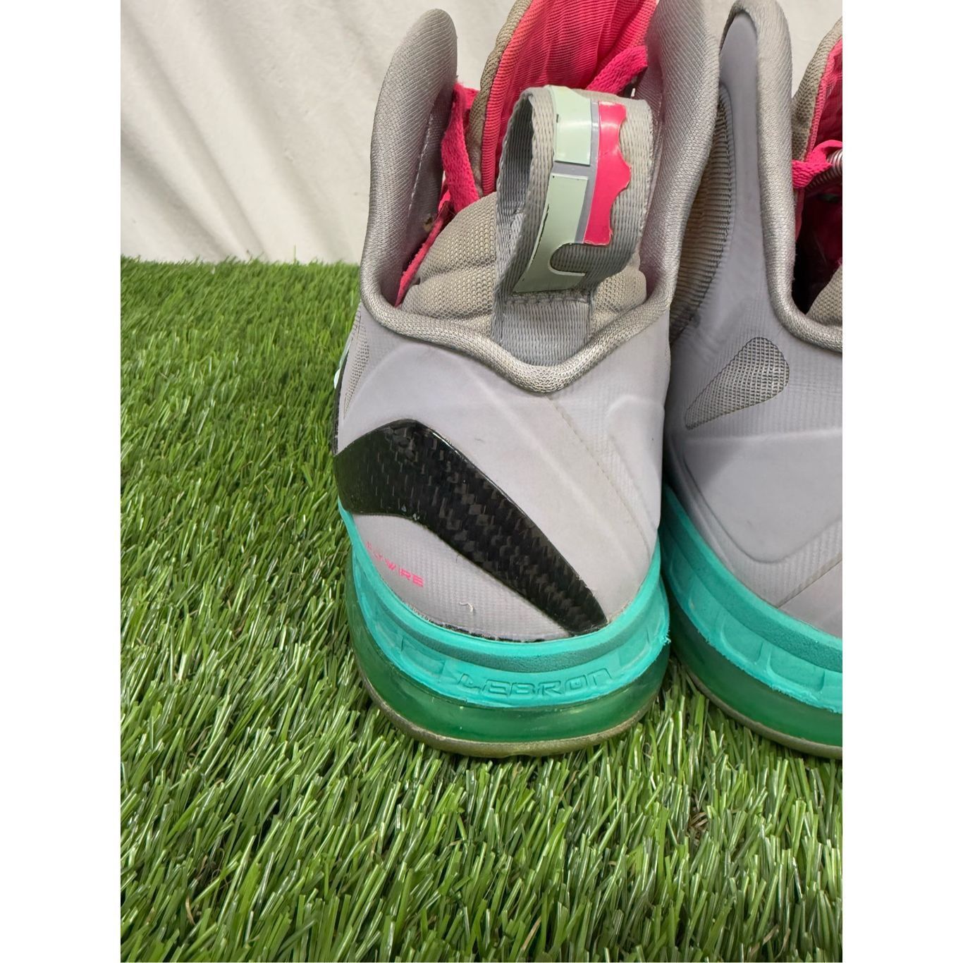 Nike Size 9.5 - Nike LeBron 9 P.S. Elite South Beach Grey Suede ( Size US 9.5 / EU 42-43 - 4 Thumbnail
