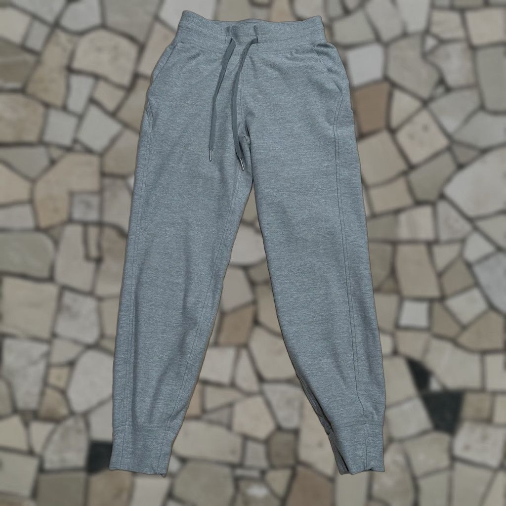 Lululemon Lululemon Ready to Rulu High-Rise Jogger Gray Women’s 4 Pants Regular Girls Size 27" / US 4 / IT 40 - 1 Thumbnail