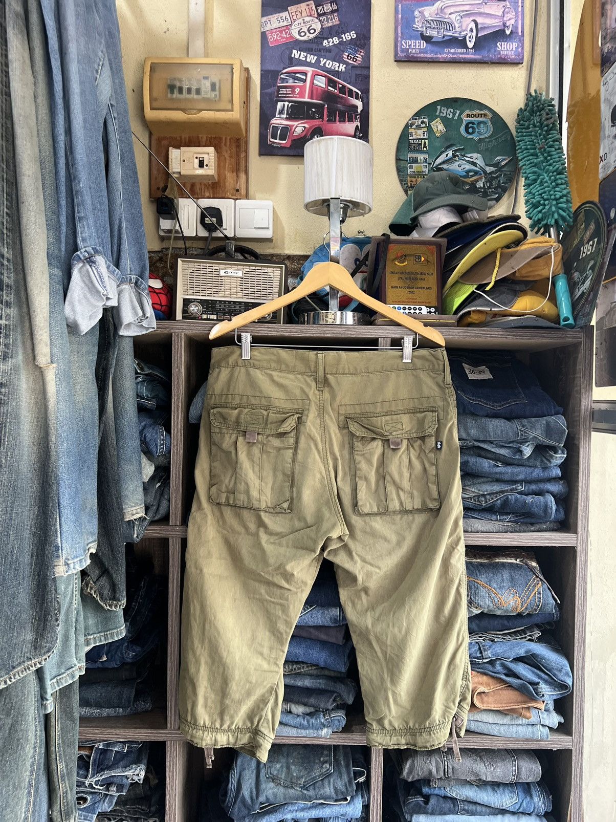 Alpha Industries 🔥Rare Alpha Industries Front Pockets Short Cargo Pants Size US 36 / EU 52 - 2 Thumbnail