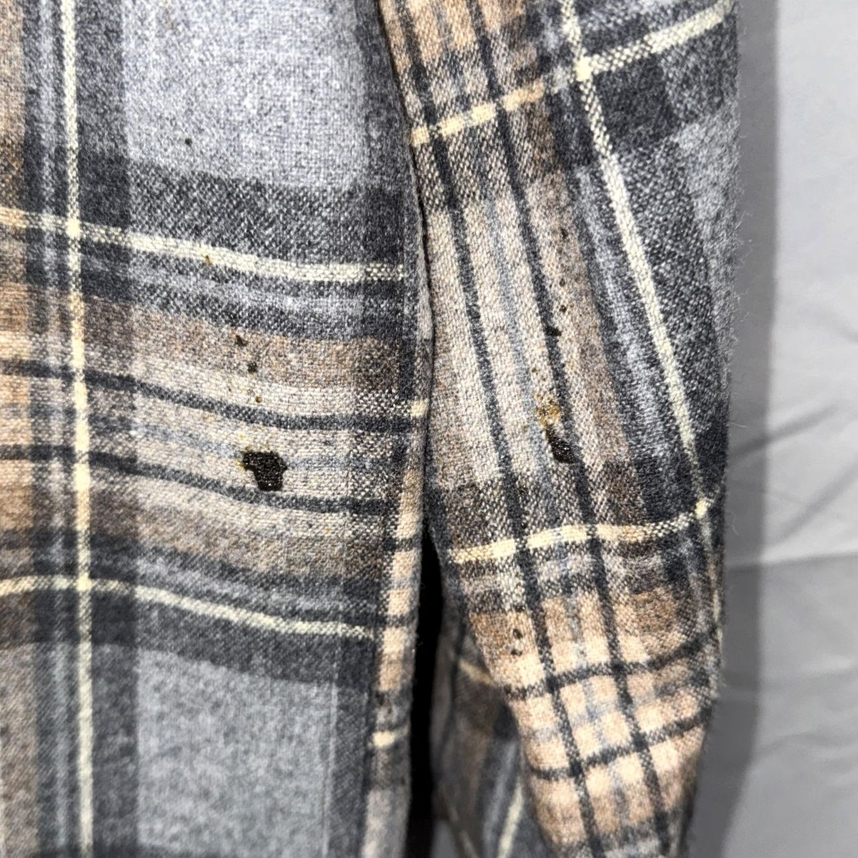 Pendleton Pendleton Shirt Mens Large Gray Tan Plaid 100% Virgin Wool Lined Elbow Patches Button-Up Wool Suede Pocket Size US L / EU 52-54 / 3 - 6 Thumbnail