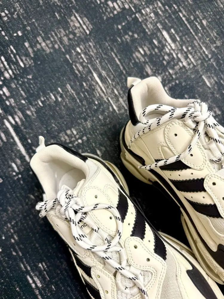Adidas Balenciaga x Adidas Original triple S-2507 Size US 9 / EU 42 - 3 Thumbnail