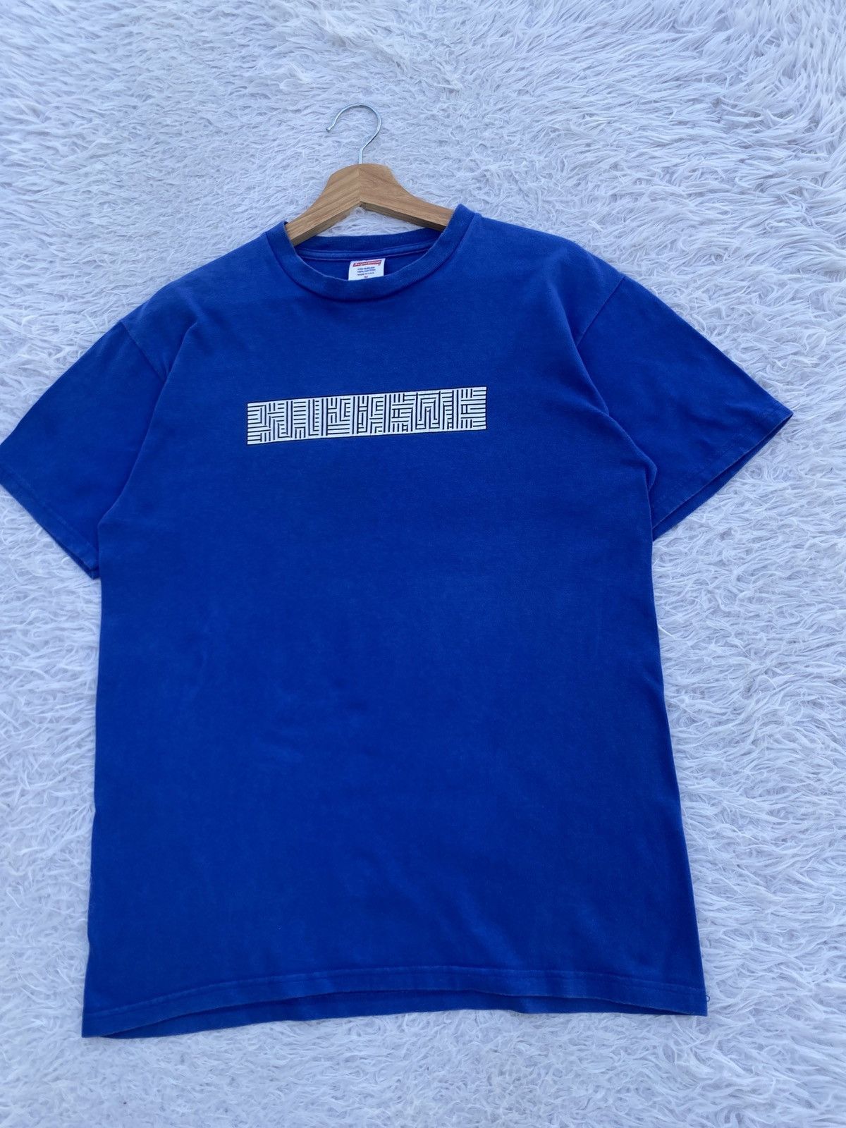 Supreme Rare 2011 Supreme Optical illusion Boxlogo Tshirt Size US M / EU 48-50 / 2 - 4 Thumbnail