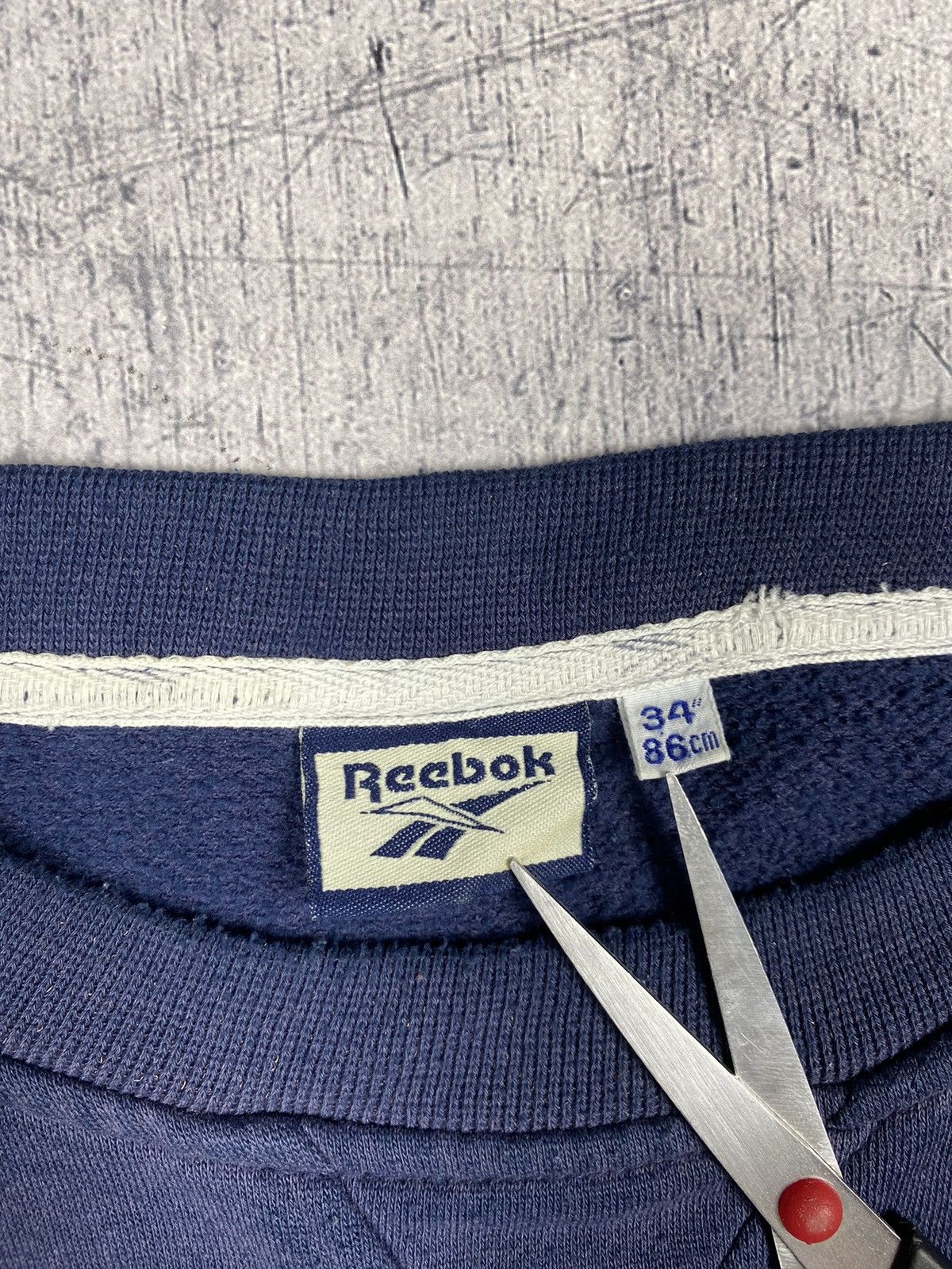 Reebok Vintage Reebok Y2K Big Center Logo Sweatshirt Size US S / EU 44-46 / 1 - 9 Thumbnail