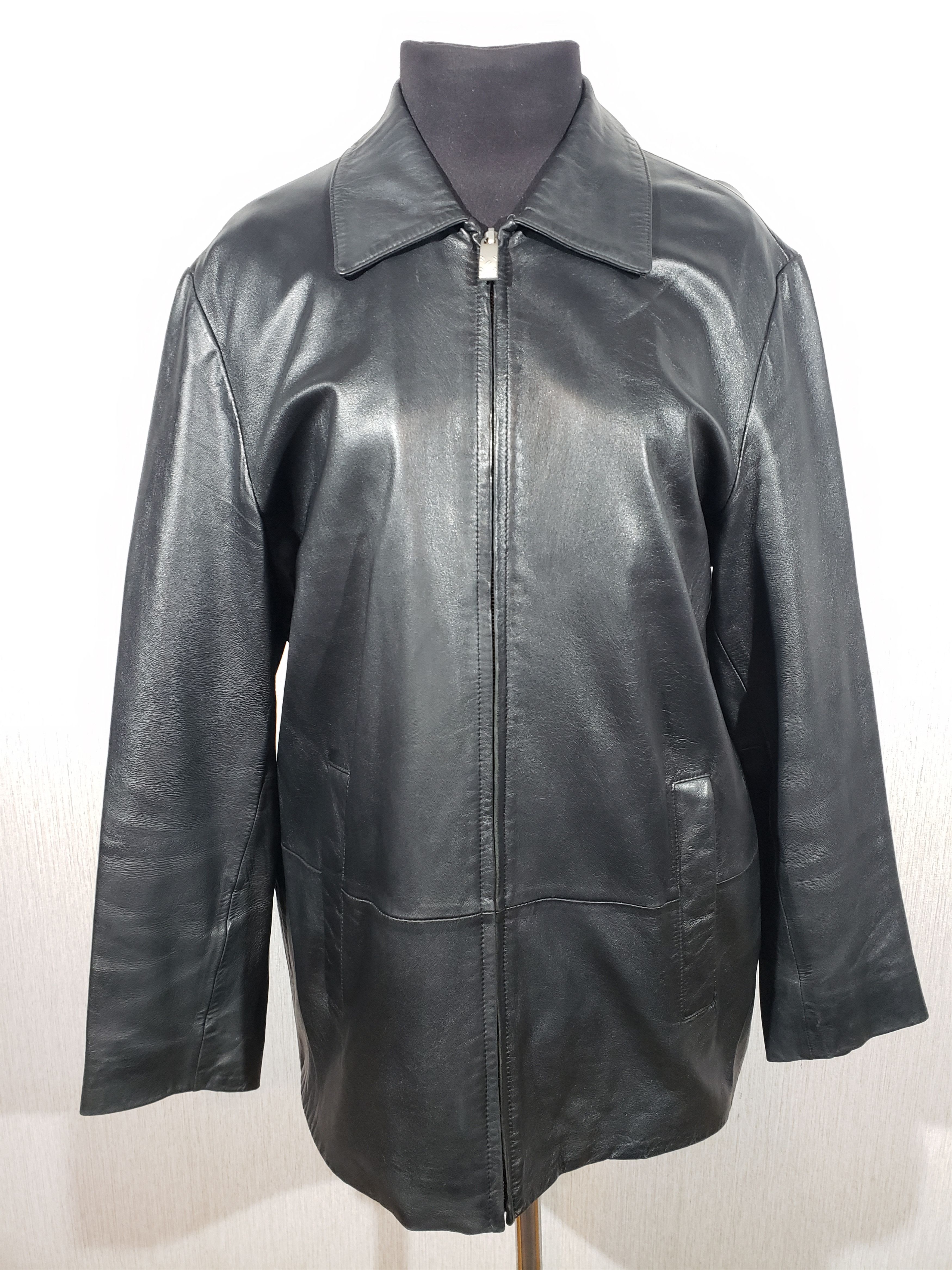Mercedes-Benz Leather jacket with a zipper and convenient pockets. Size US L / EU 52-54 / 3 - 1 Thumbnail